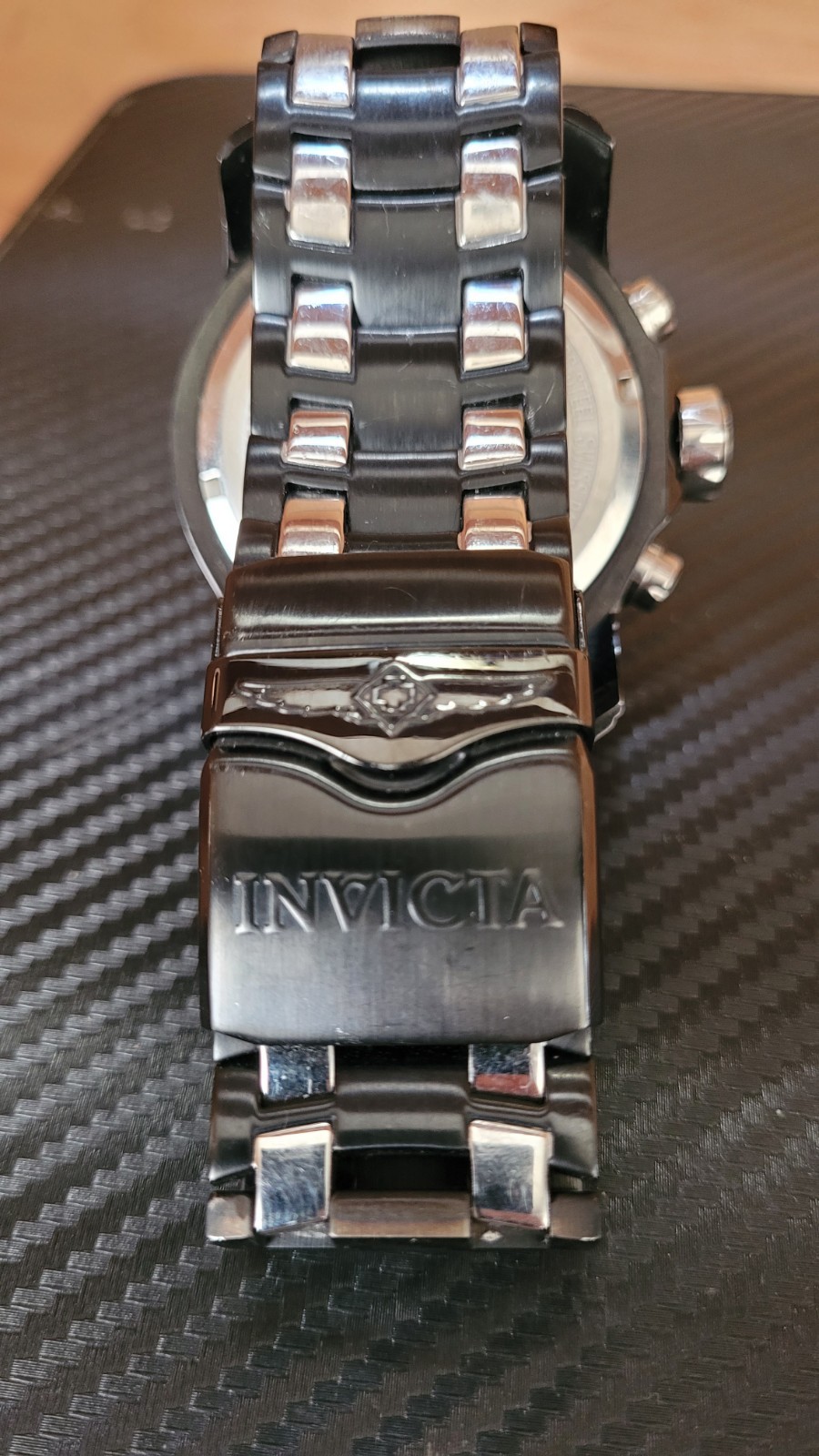 INVICTA 17084 PRO DIVER SCUBA CHRONOGRAPH SWISS CARBON FIBER DIAL MEN’S WATCH