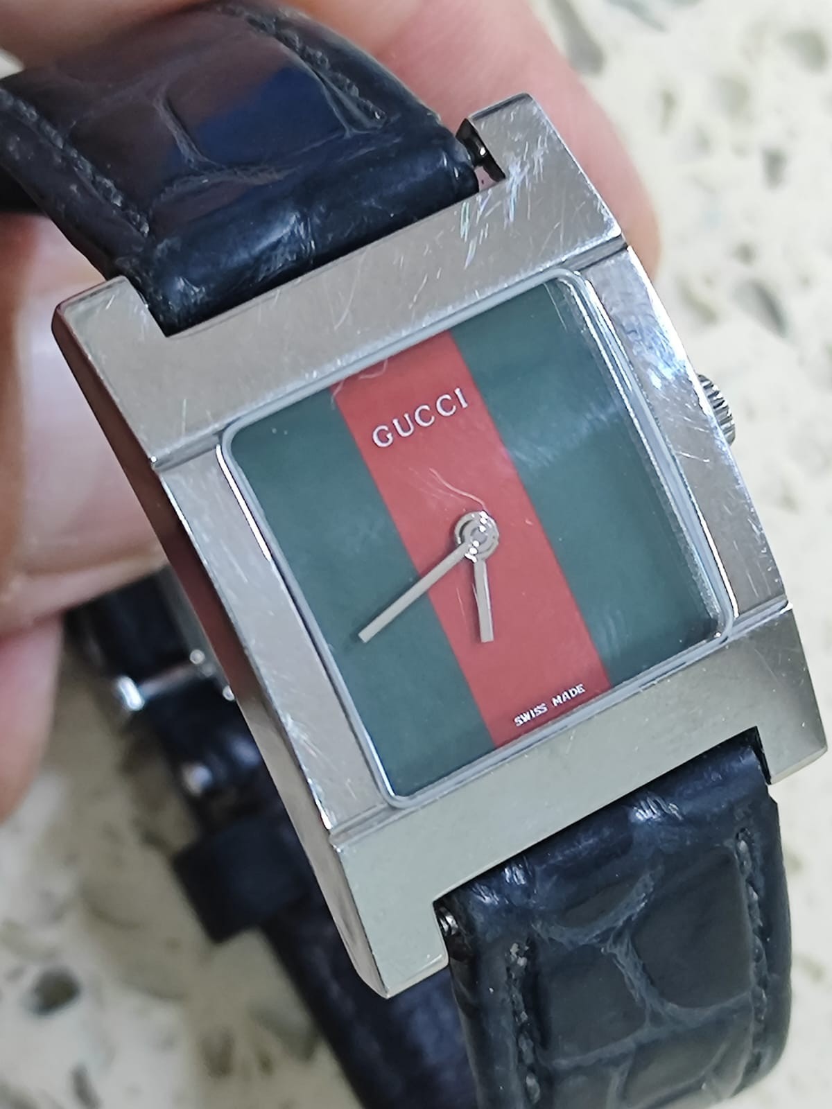 GUCCI Classic Green / Red Dial Black Leather Lady Watch 7700L Genuine Used