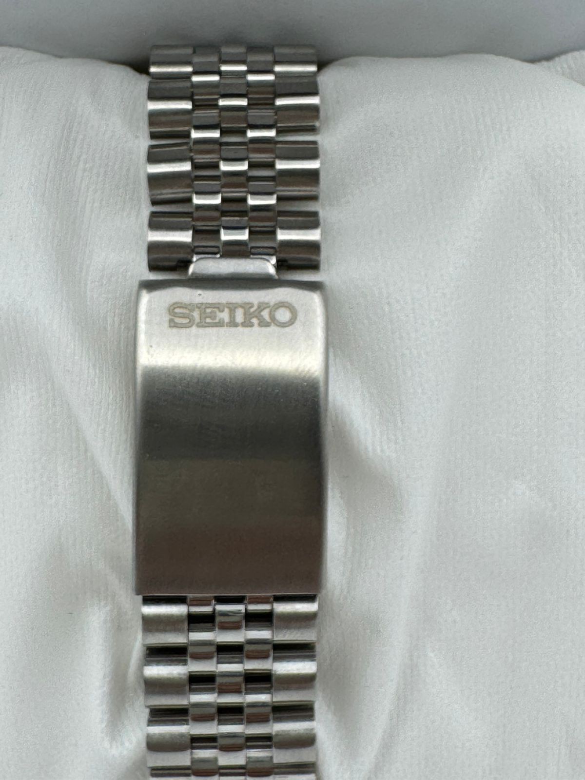 Vintage seiko 5 automatic Orange Milatary Dial Wrist Watch For Mens Japan 7S26