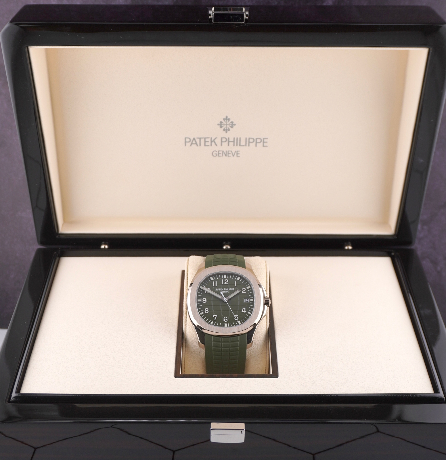 Patek Philippe Aquanaut Jumbo 18K White Gold Khaki Green Men’s Watch 5168G-010