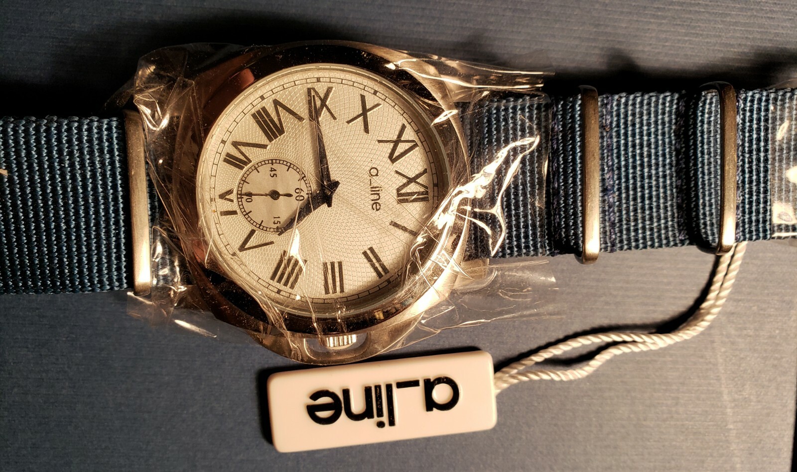 A_line Watch Quartz White Dial Wrist texured dial on 24mm nato strap