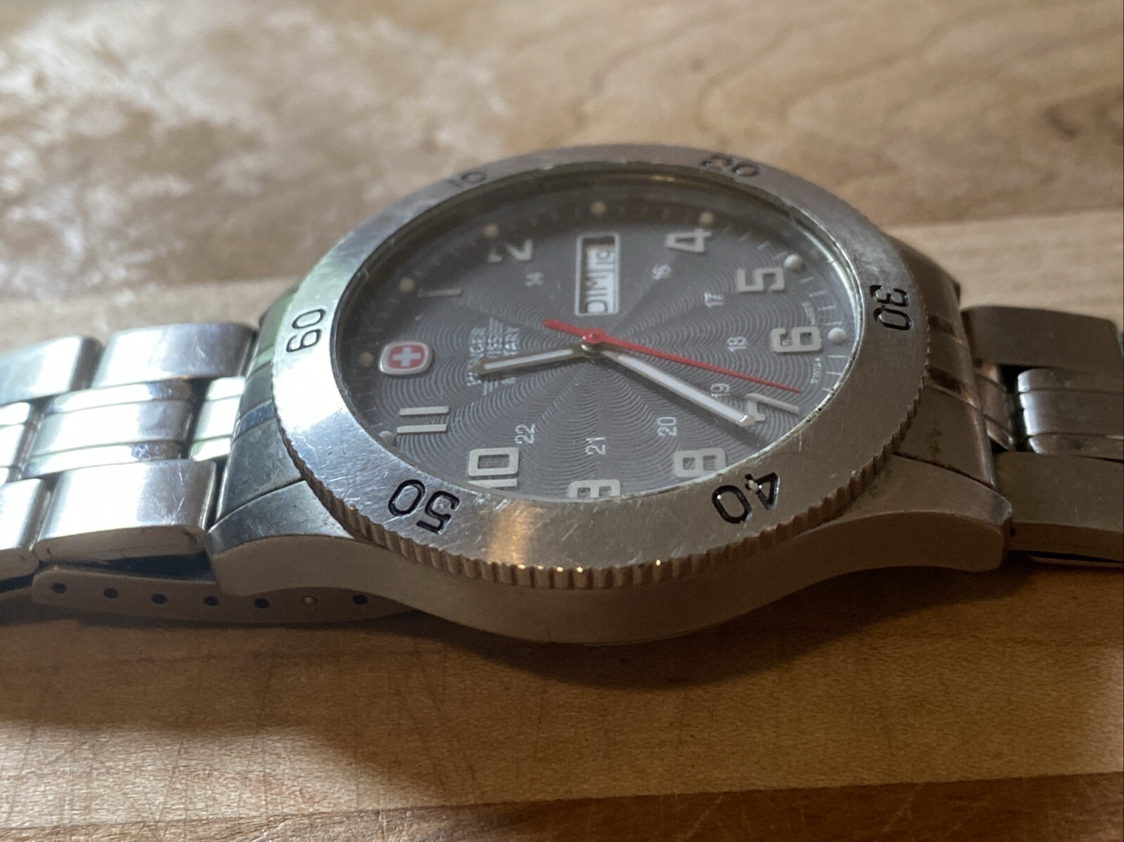 Wenger Swiss Military Mens Watch 79940 WR 100m Stainless Steel &Mineral Crystal