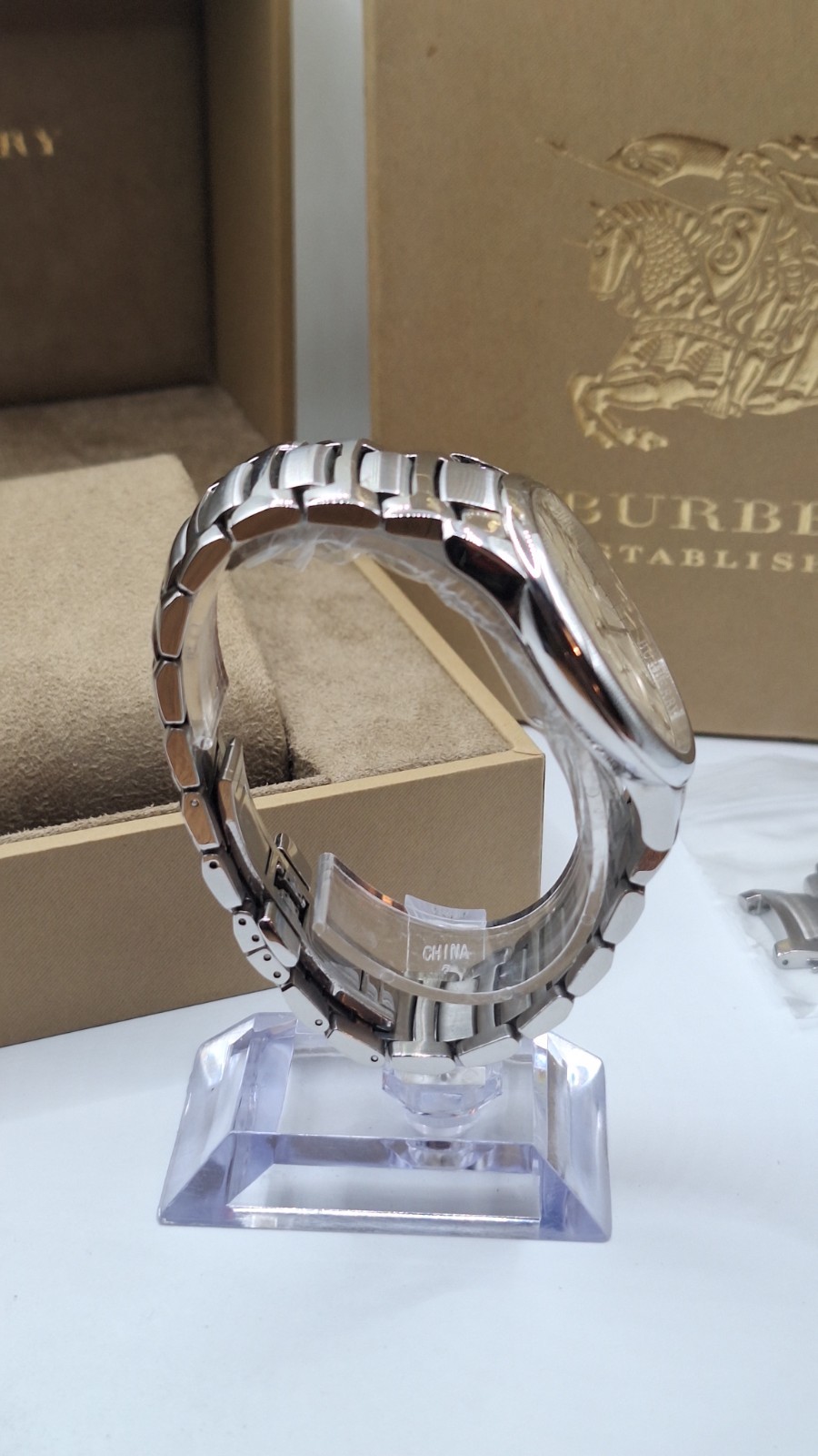 Burberry The Classic Silver Men’s Watch With Tan Coloured Dial BU10004