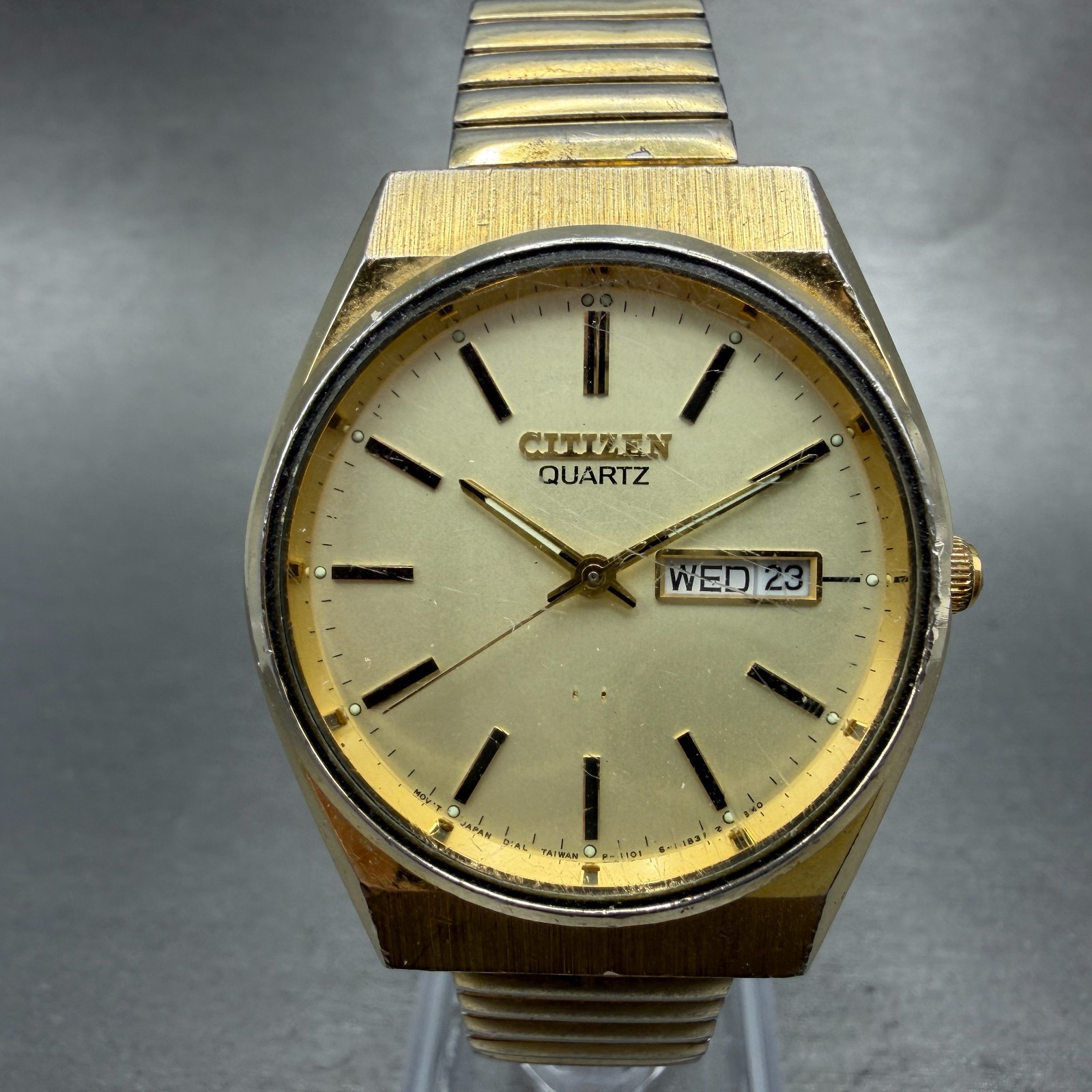 Citizen CQ Watch Men 35mm Champagne Dial Gold Tone Daydate 6101-S16903 New BattK