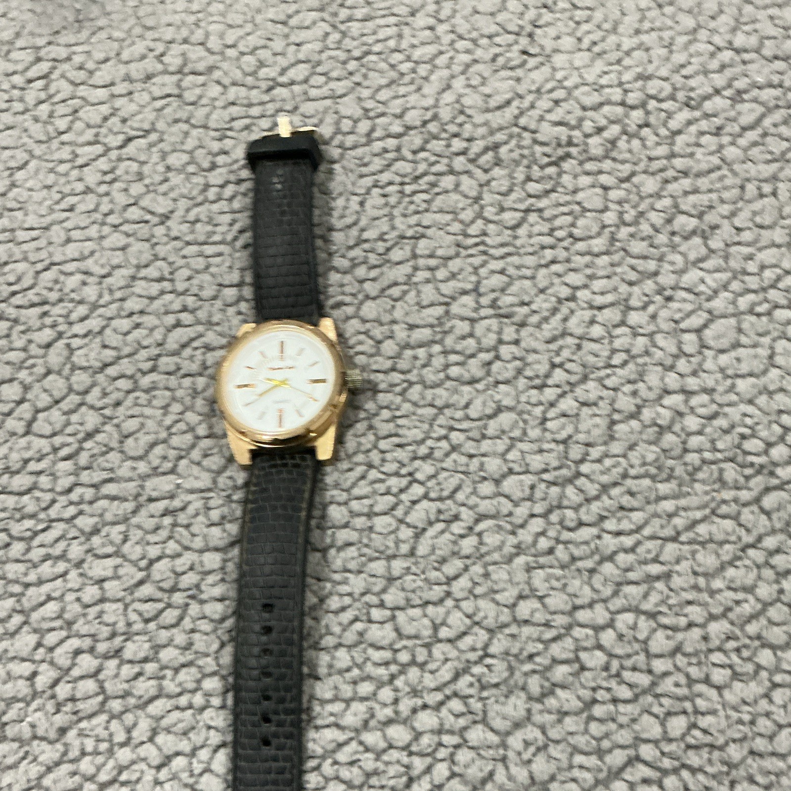 Gold-Tone Round Analog Wristwatch, White Dial, Black Leather Strap, Classic