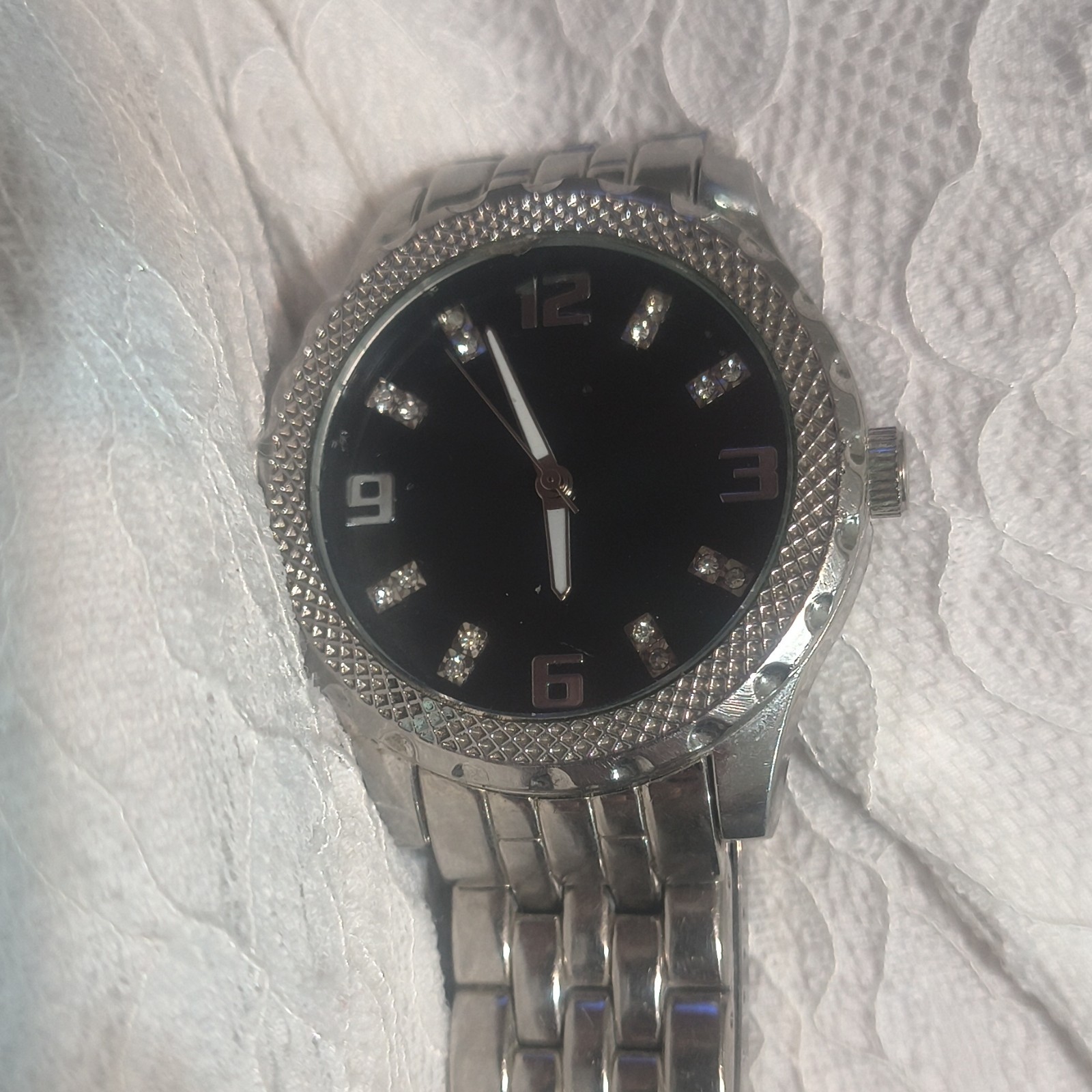 Silver Metal Men’s Analog Wristwatch Black Dial Diamond Accents Dress Formal