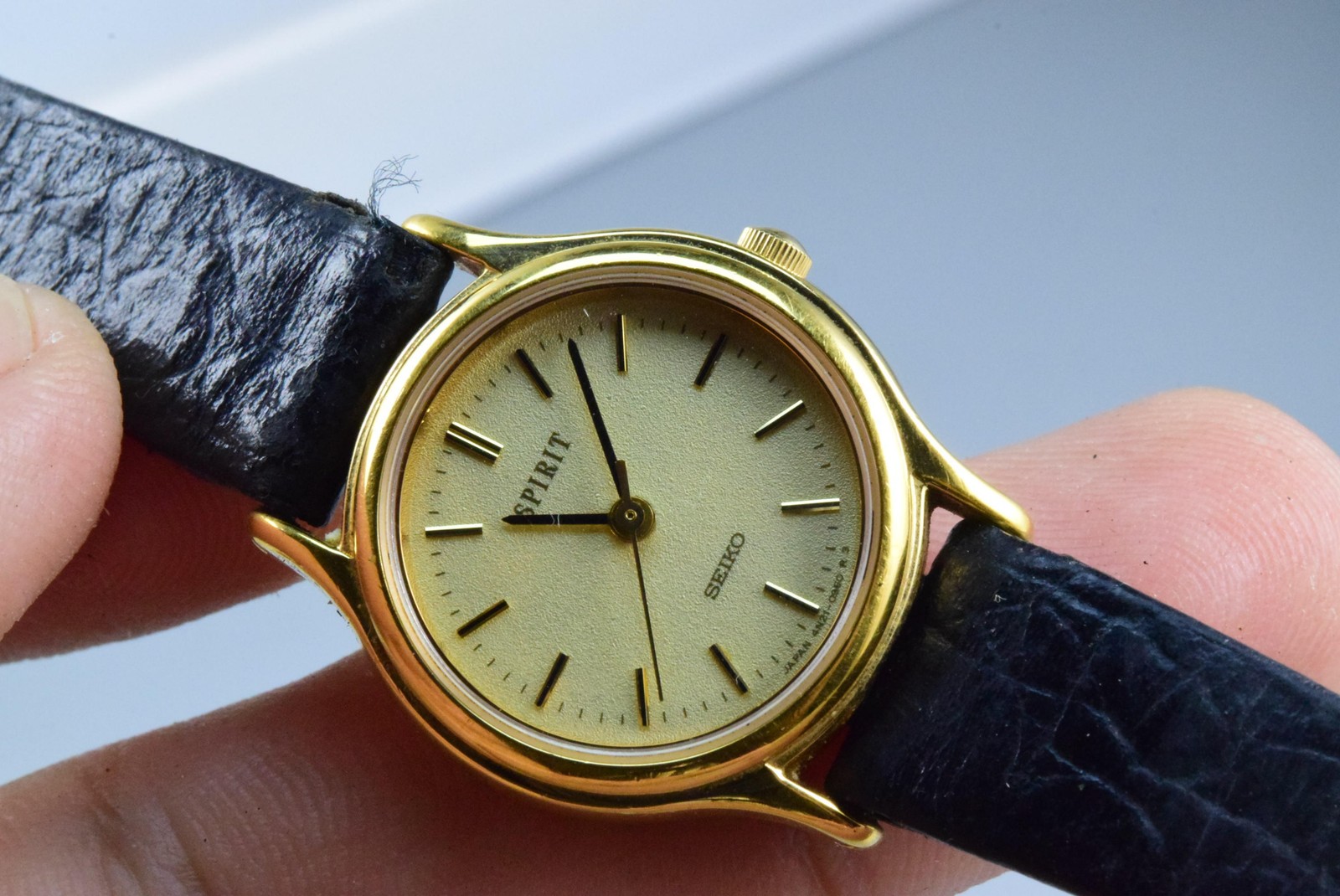 Vintage watch Seiko Spirit Gold Plated 4N21-0450 Yellow Lady Quartz Round 24mm
