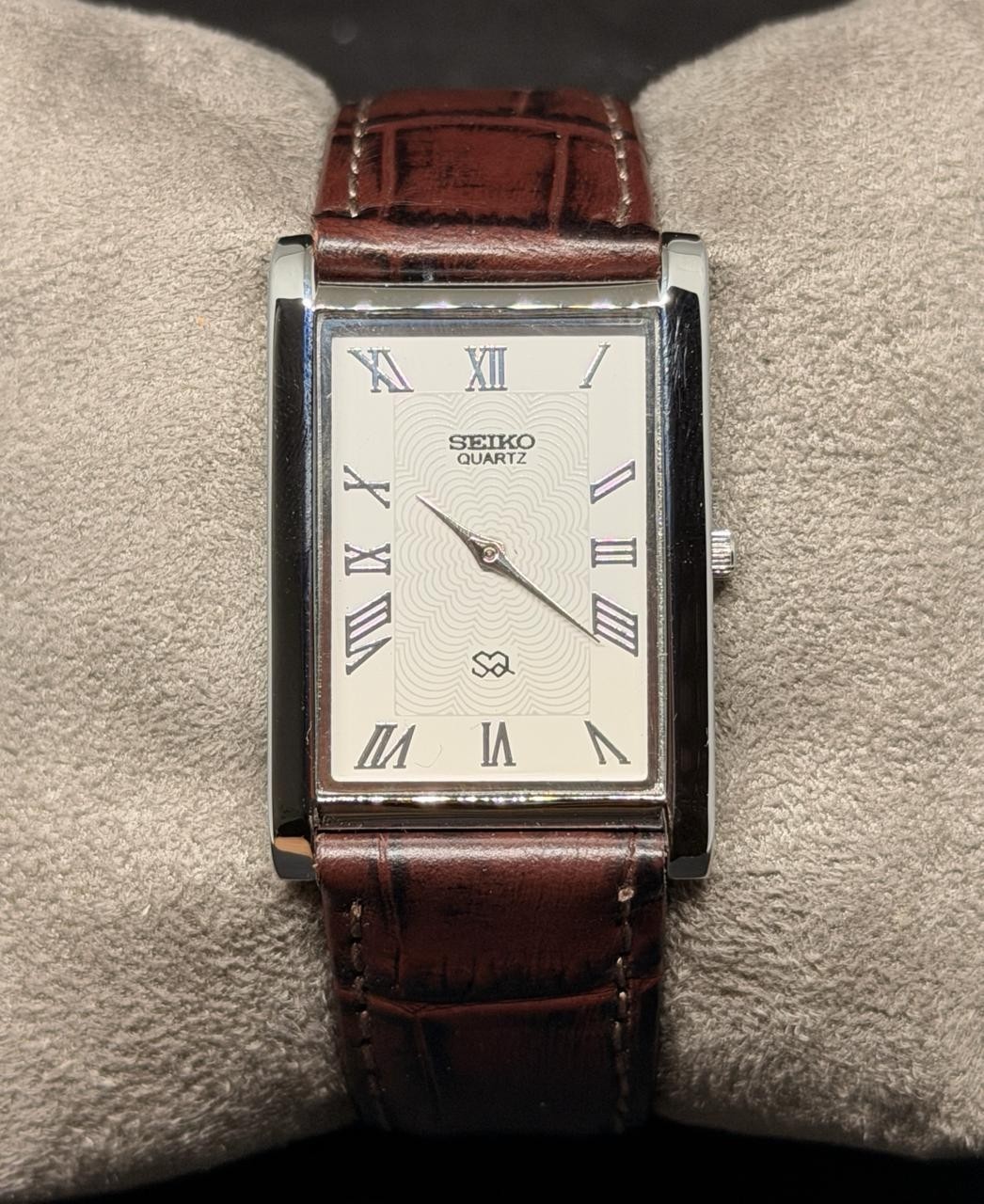 Rare Vintage Seiko Slim Quartz Men’s Wrist Watch