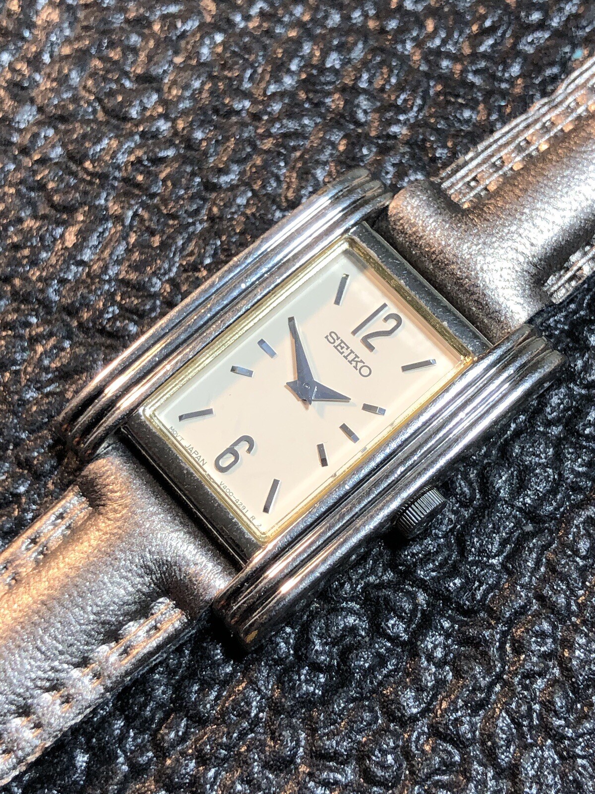 Vintage Seiko Women’s Rectangle Tank Silver Tone V400 Watch New Band/Battery