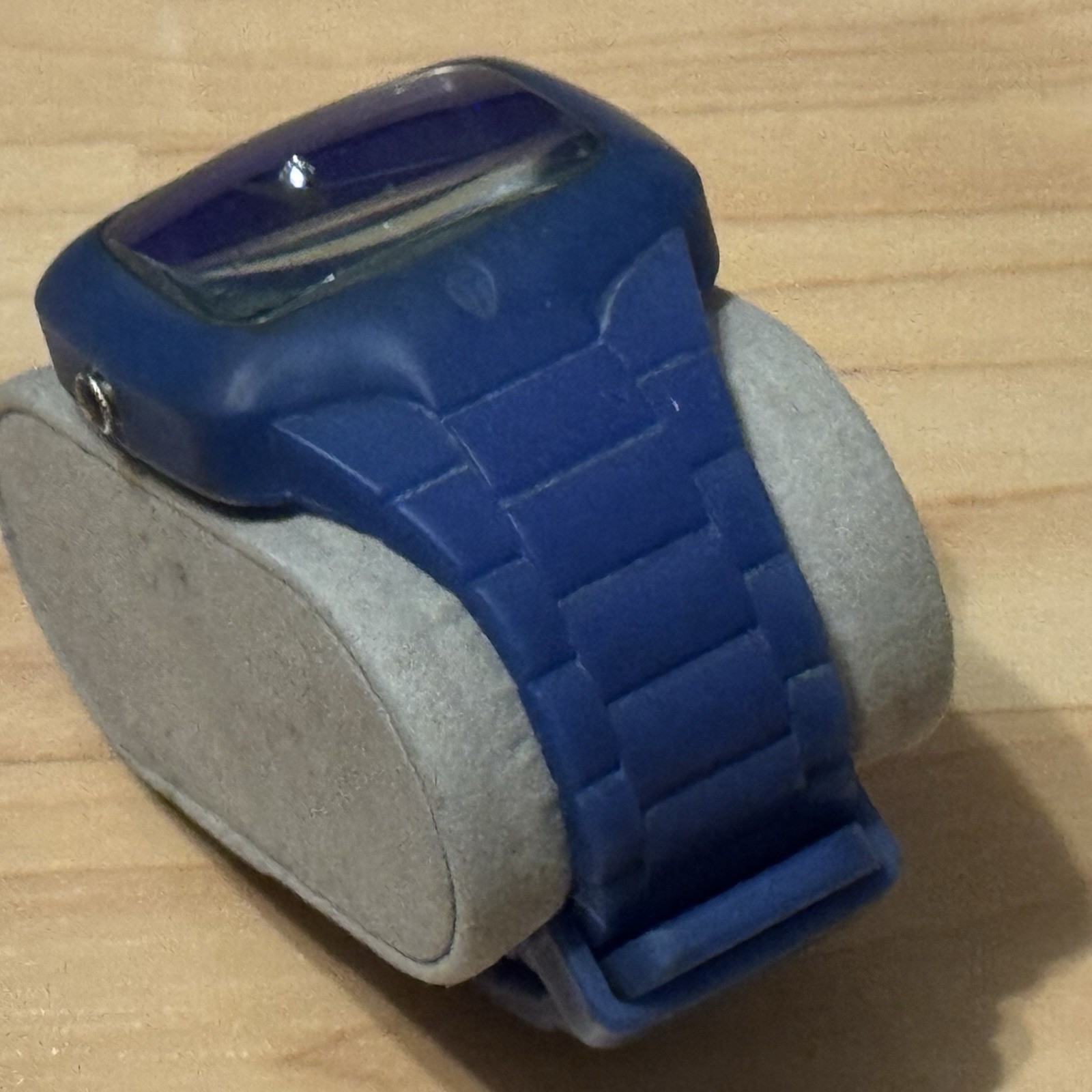 Nixon The Rubber Player “Yes It’s Real” Purple Blue Men’s Analog Watch RUNS READ