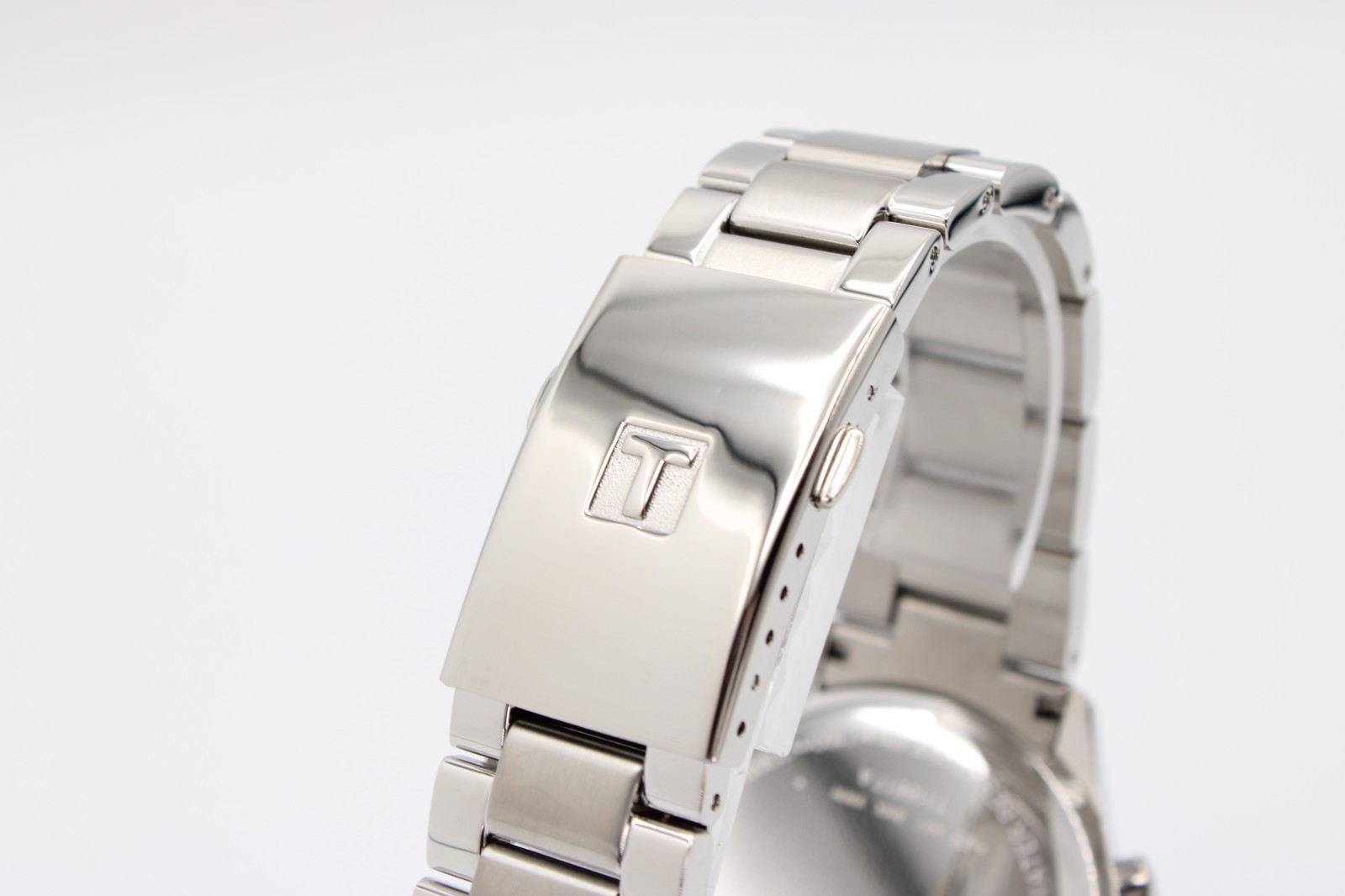 GUCCI YA136218 Dive Black Dial Men’s Watch