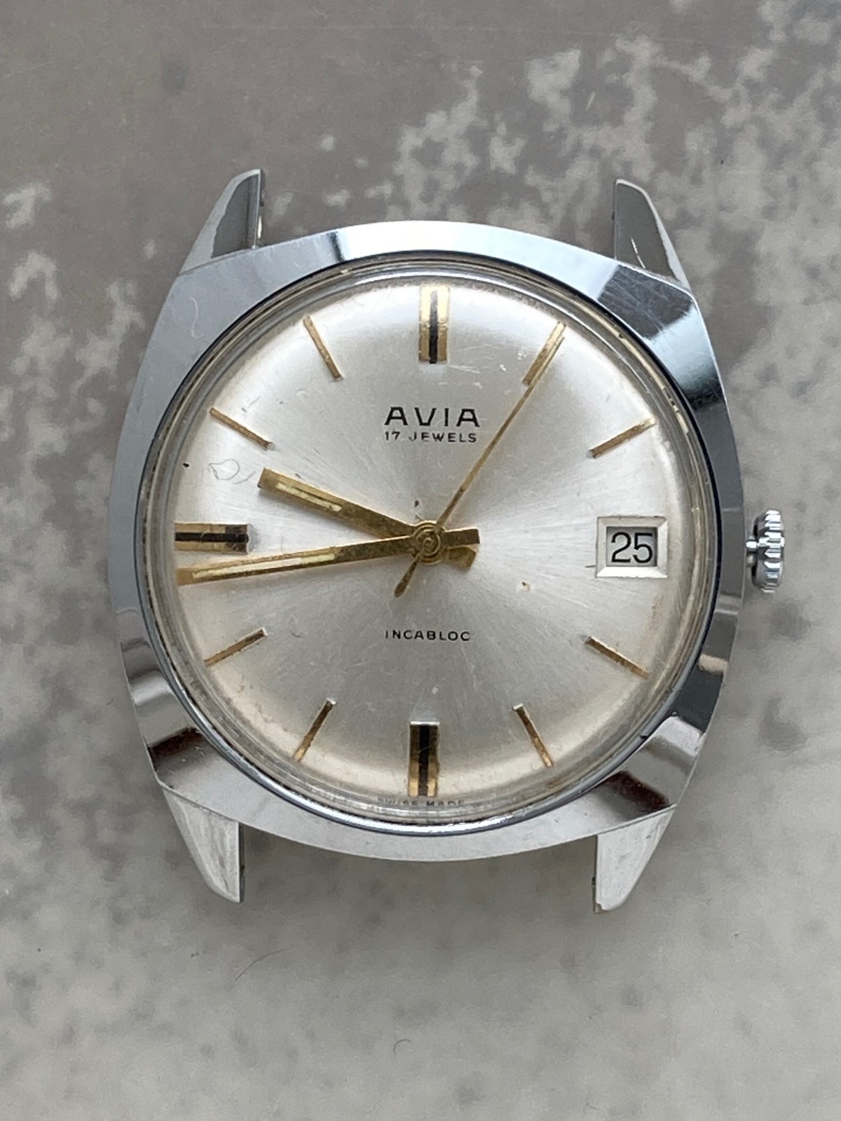 An Excellent Vintage Avia Ref. 6850 17 Jewels Incabloc Tonneau-shape Watch