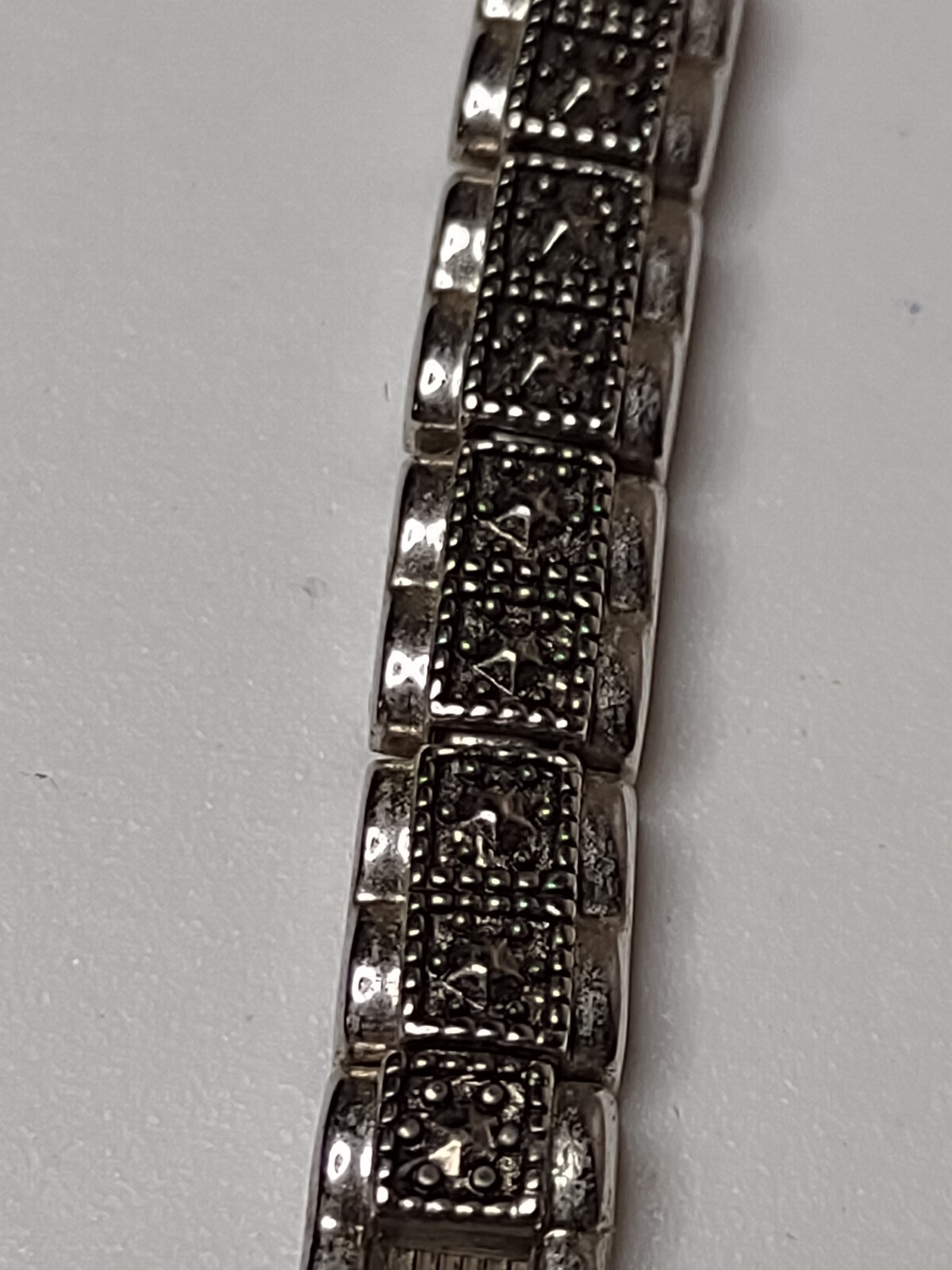7.5 Inch Jaclyn Smith Silver Tone Watch With Mother Of Pearl Dial
