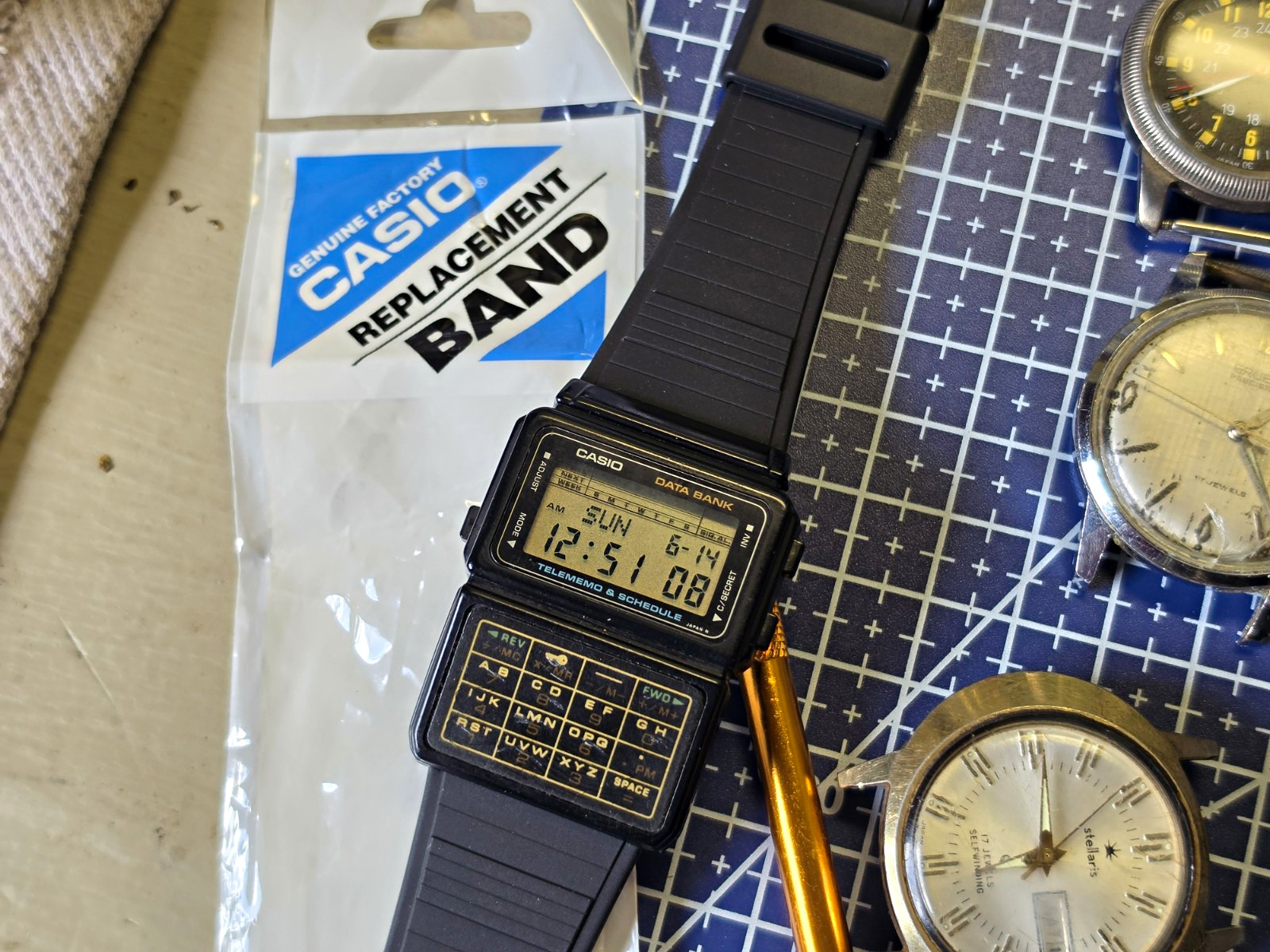 RARE Casio Databank Digital Calculator Watch Keyboard Alarm DBC-60