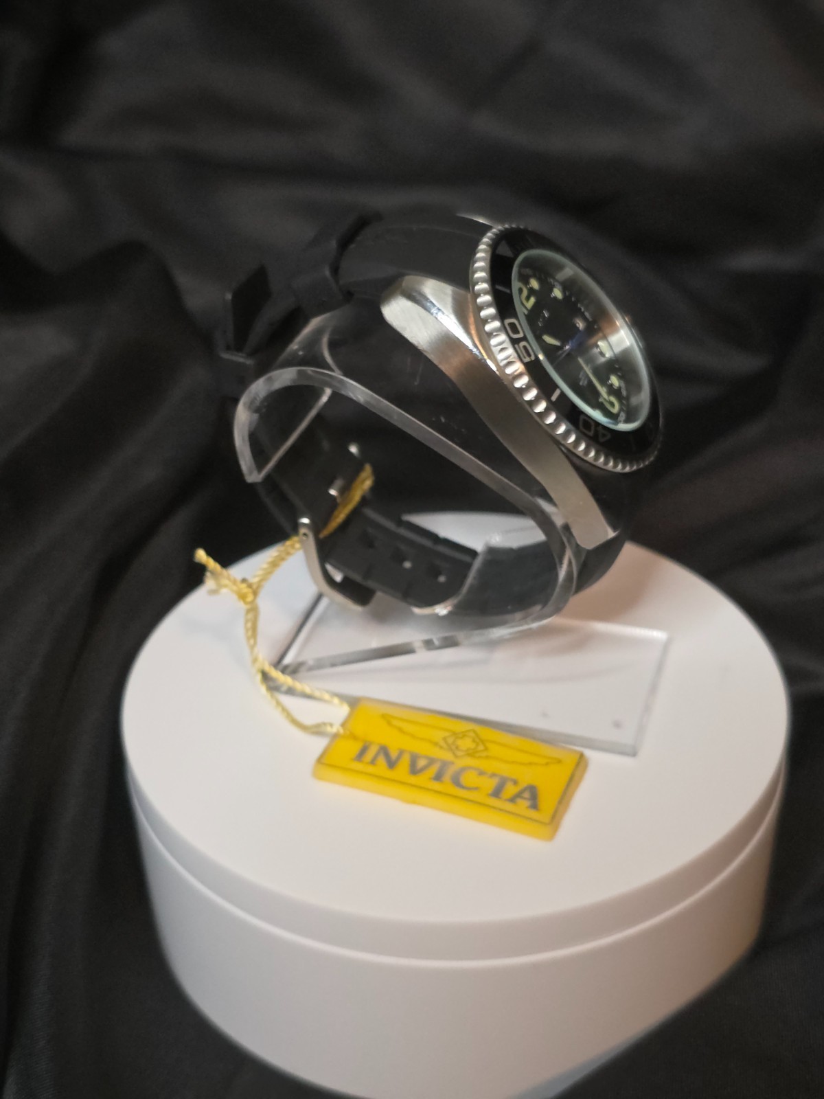 Invicta Men’s PRO-DIVER Mother of Pearl Dial Automatic Wristwatch – 0467