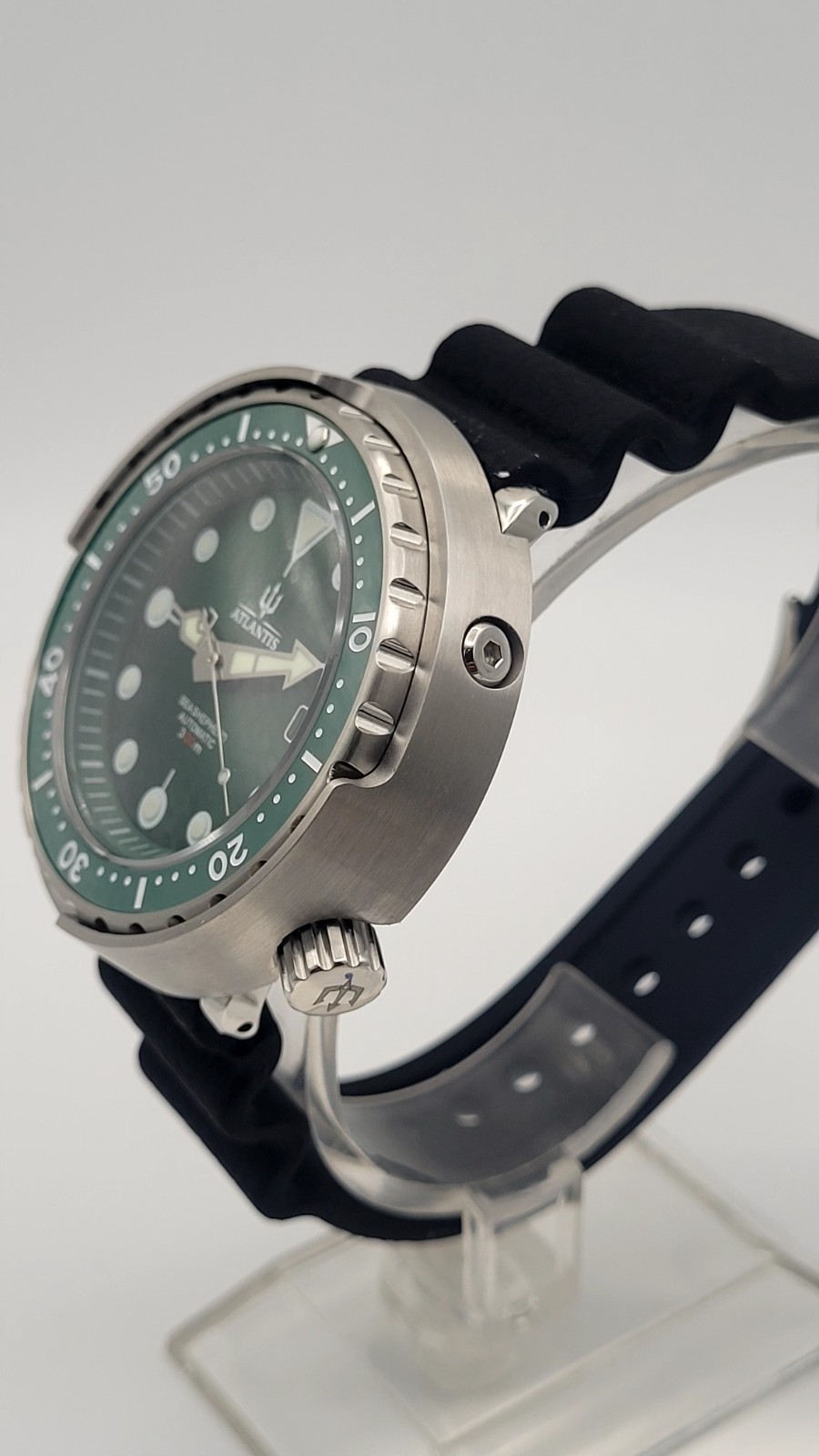 High Quality NH35 Automatic Green Tuna Diver Watch Atlantis Green 300m Sapphire