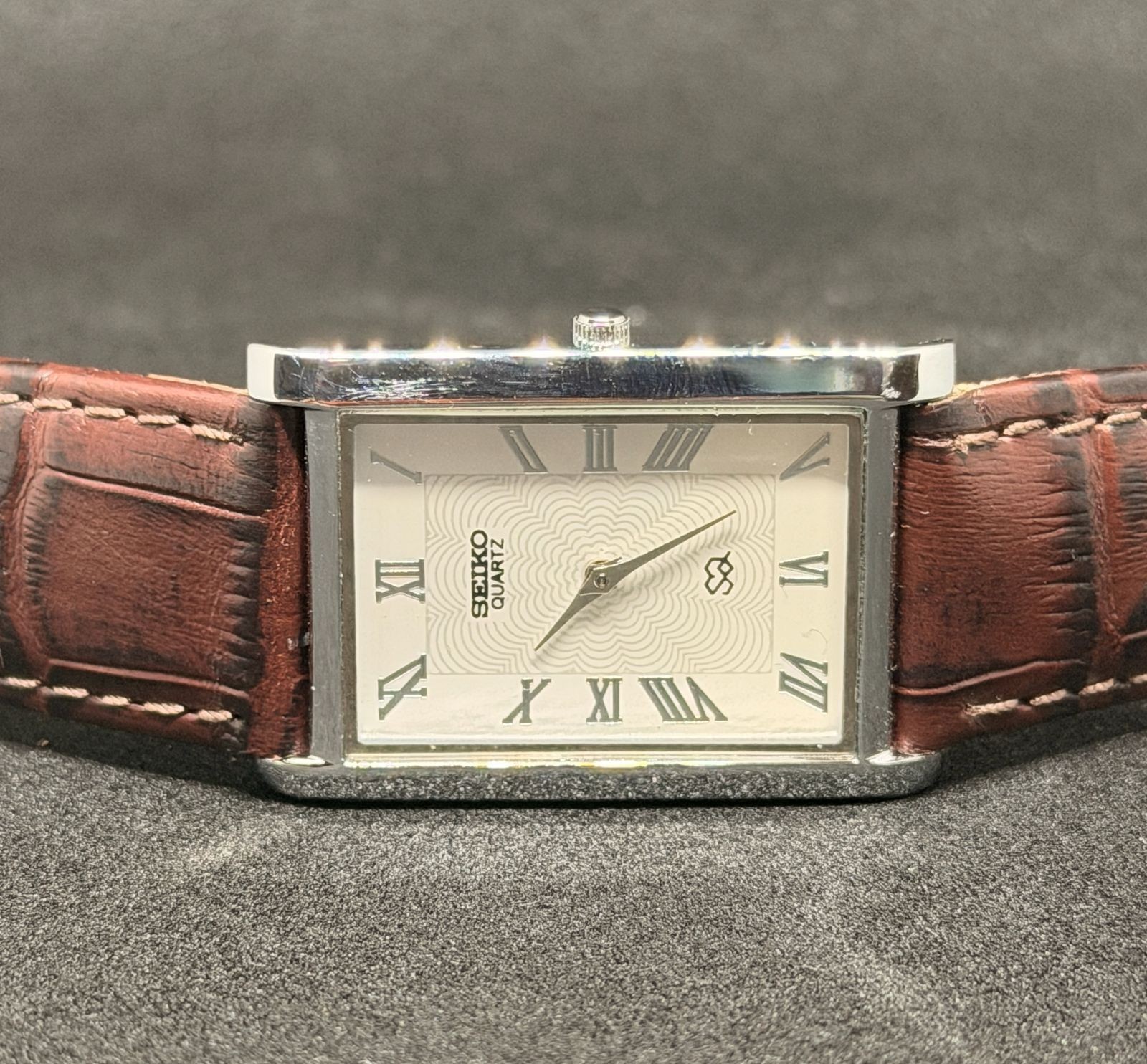 Rare Vintage Seiko Slim Quartz Men’s Wrist Watch