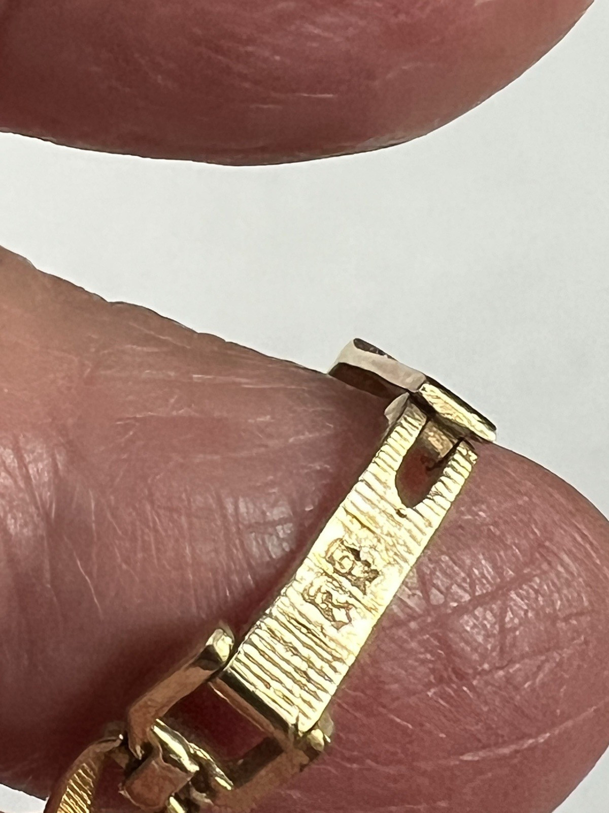 Vintage Geneve Classic Quartz 10K Solid Yellow Gold Ladies Dress Watch 15.9 Gram