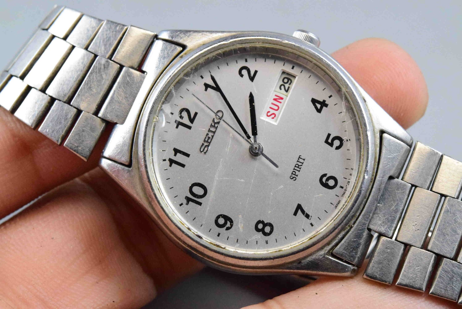 Vintage watch Seiko Spirit 7N43-7B60 Silver Men Quartz Round 35mm