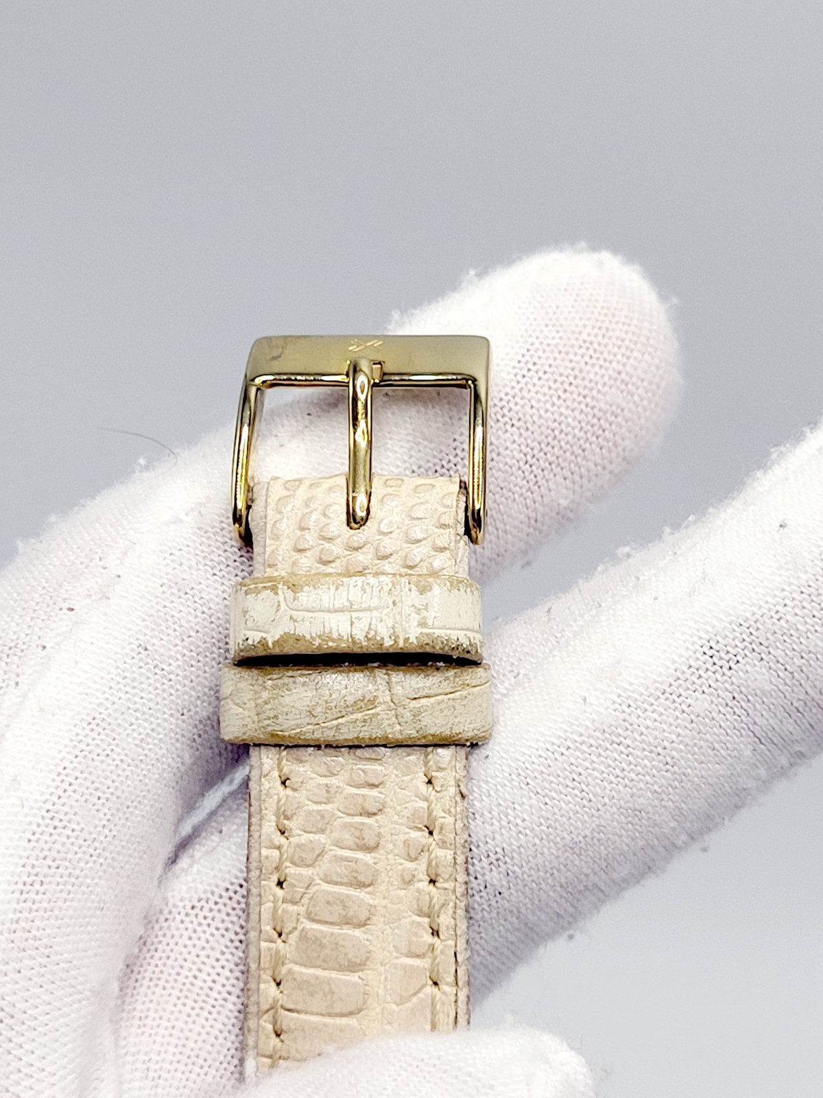 28mm Skagen MK348SGLT8B Mother of Pearl Dial Beige Leather Strap Women’s Watch
