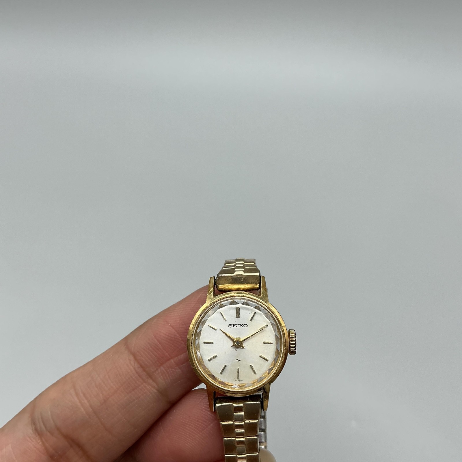 Vintage Seiko Womens Watch 18mm Gold Plated 11-0109 Stretch Manual Wind