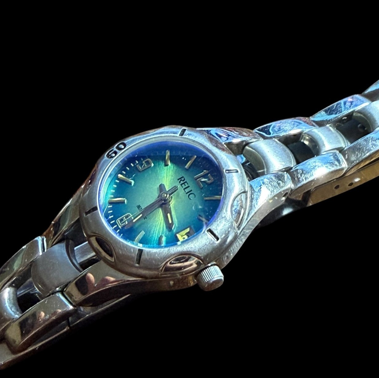 Relic Women’s Quartz Watch Silver Tone Bracelet Blue Green Dial Date Display