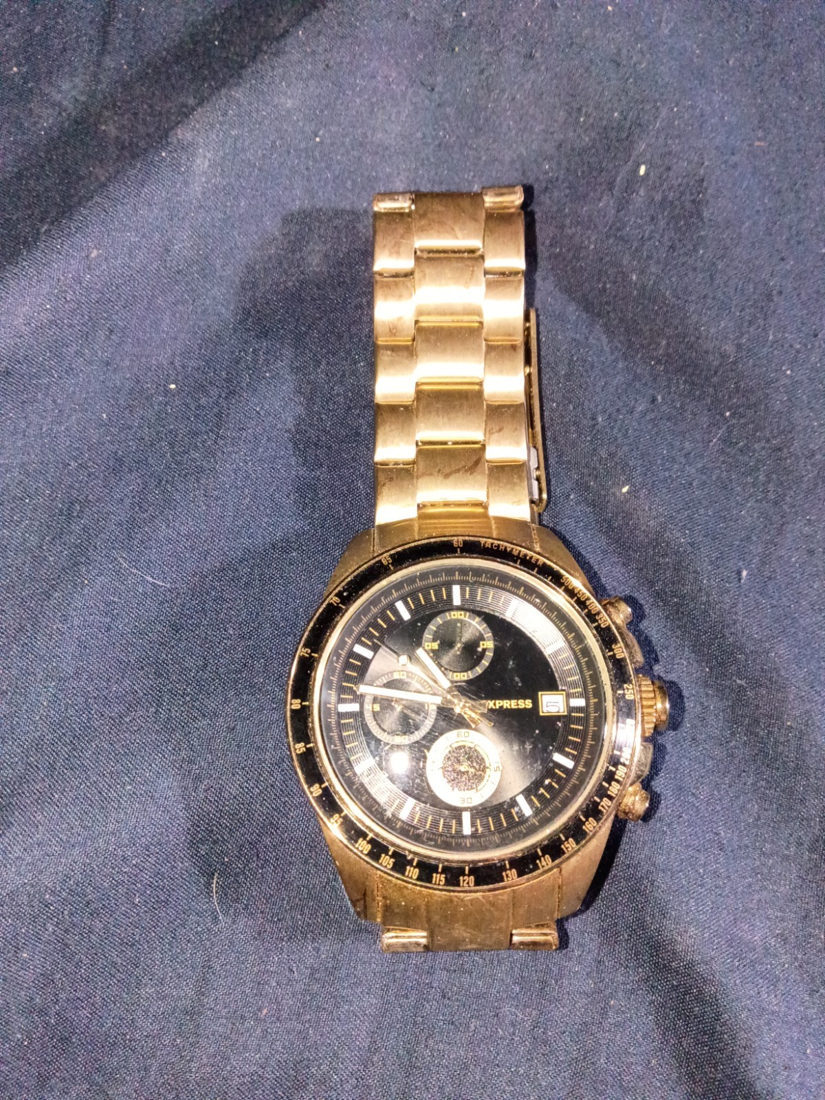 Men’s Express Watch gold finish needs battery