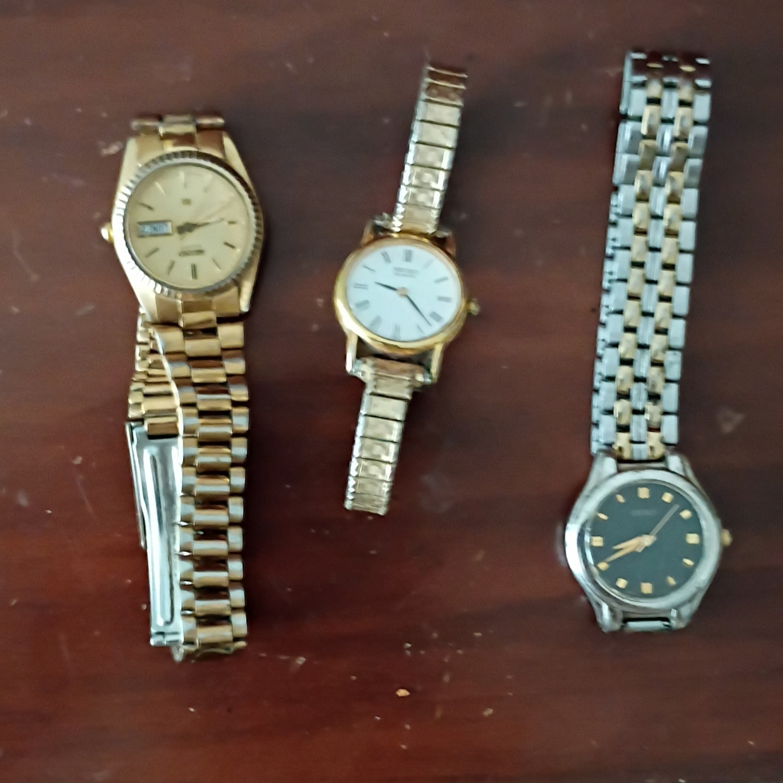 Seiko Quartz Analog Day/Date Dress Watches Lot of 3 Metal Bracelets 3 Dials