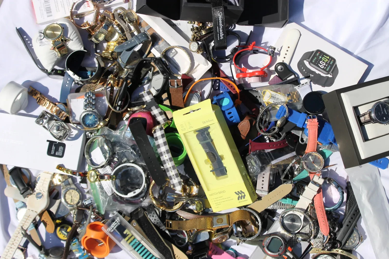 8 – 11 oz Mystery Box of Watches