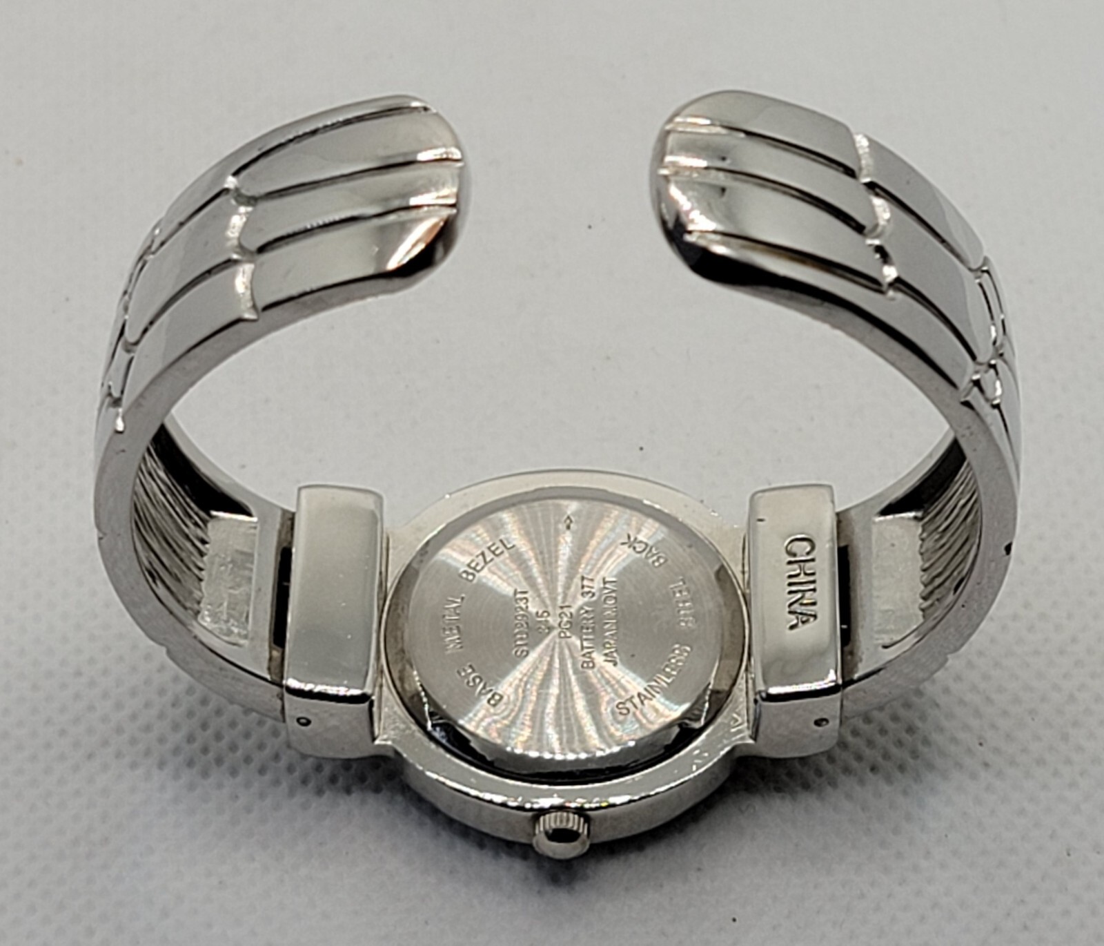 Ladies Studio Time Stylish Round Silver Tone White Dial Cuff Bracelet Watch K5