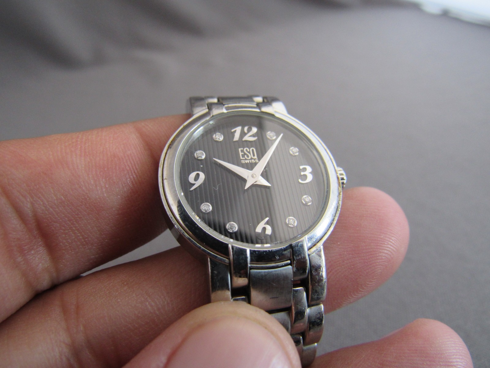 ESQ ESQUIRE WR SILVER TONE STAINLESS STEEL WORKING WRISTWATCH