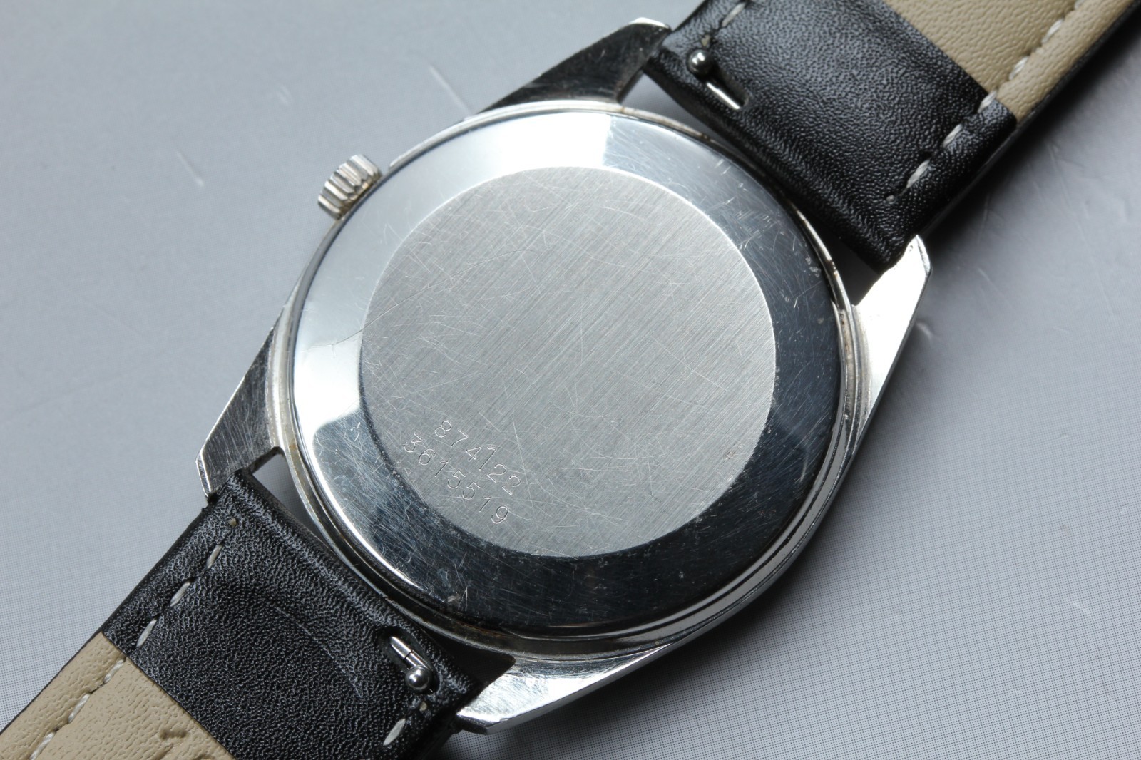 Vintage Universal Geneve White Shadow 874122 Silver 33mm Quartz Men Watch JAPAN