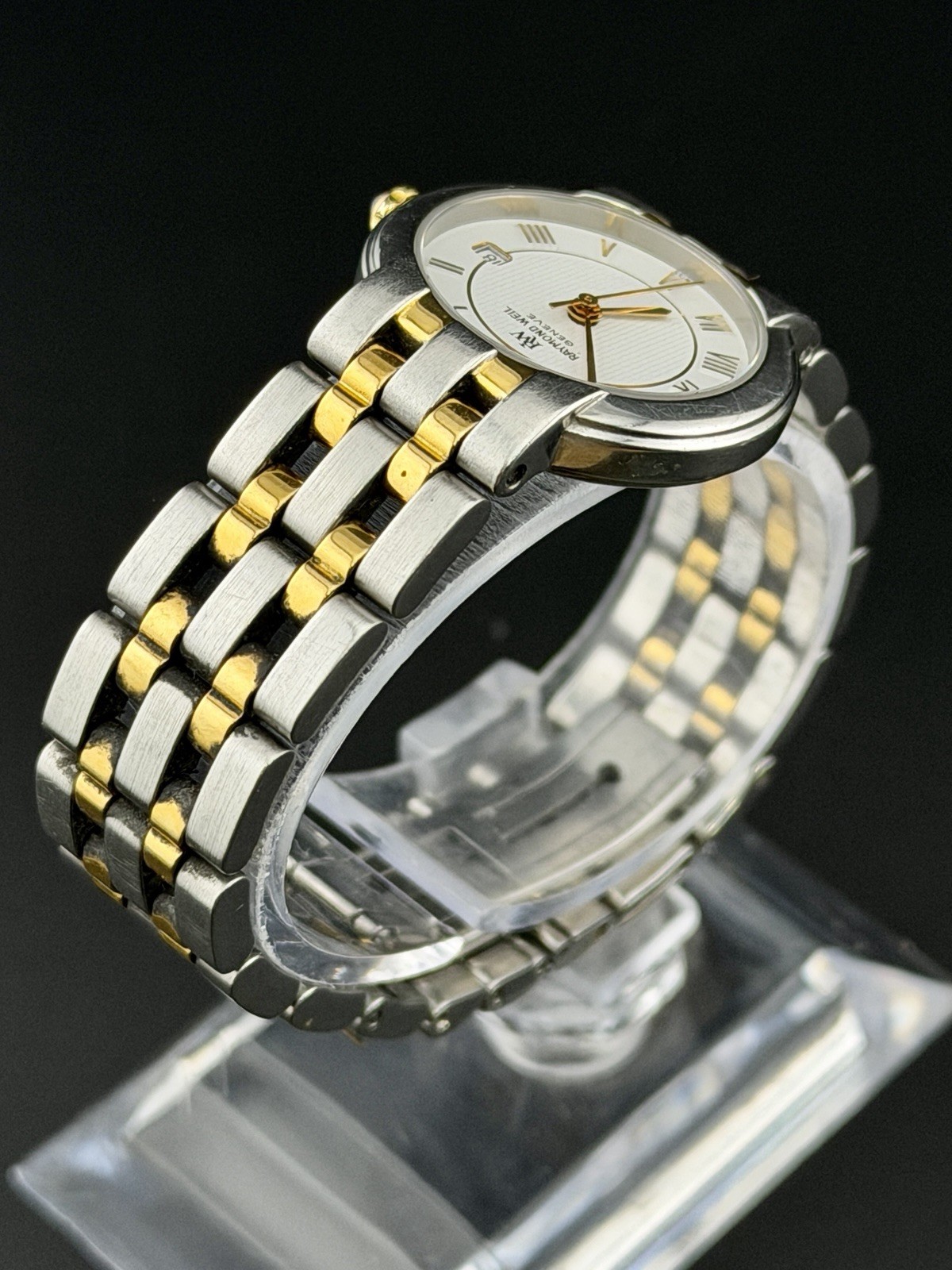 Working Ladies Classic Raymond Weil Geneve 2 Tone Watch W/Date Window 9970 L3