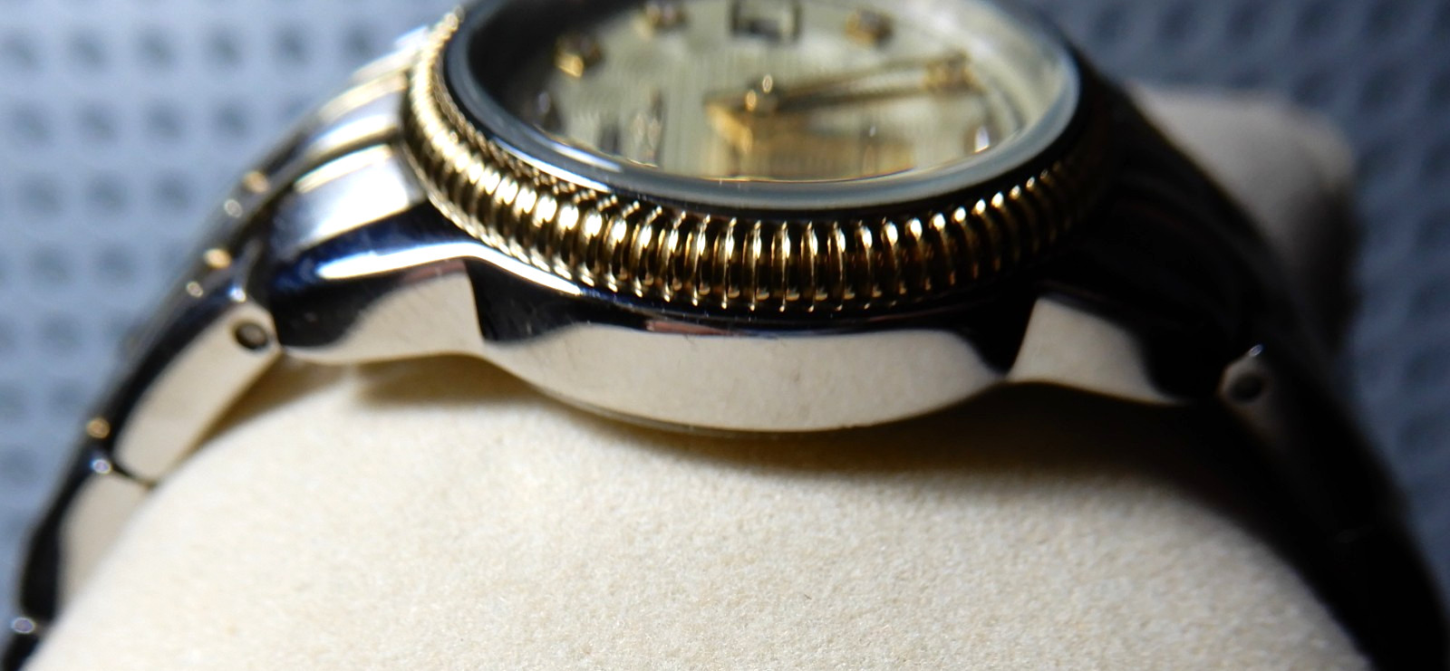 Vintage! Mint Condition! Ladies LUCIEN PICARD Watch “Paris” 2 Tone-11 diamonds