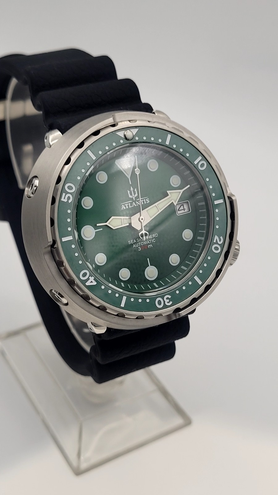 High Quality NH35 Automatic Green Tuna Diver Watch Atlantis Green 300m Sapphire