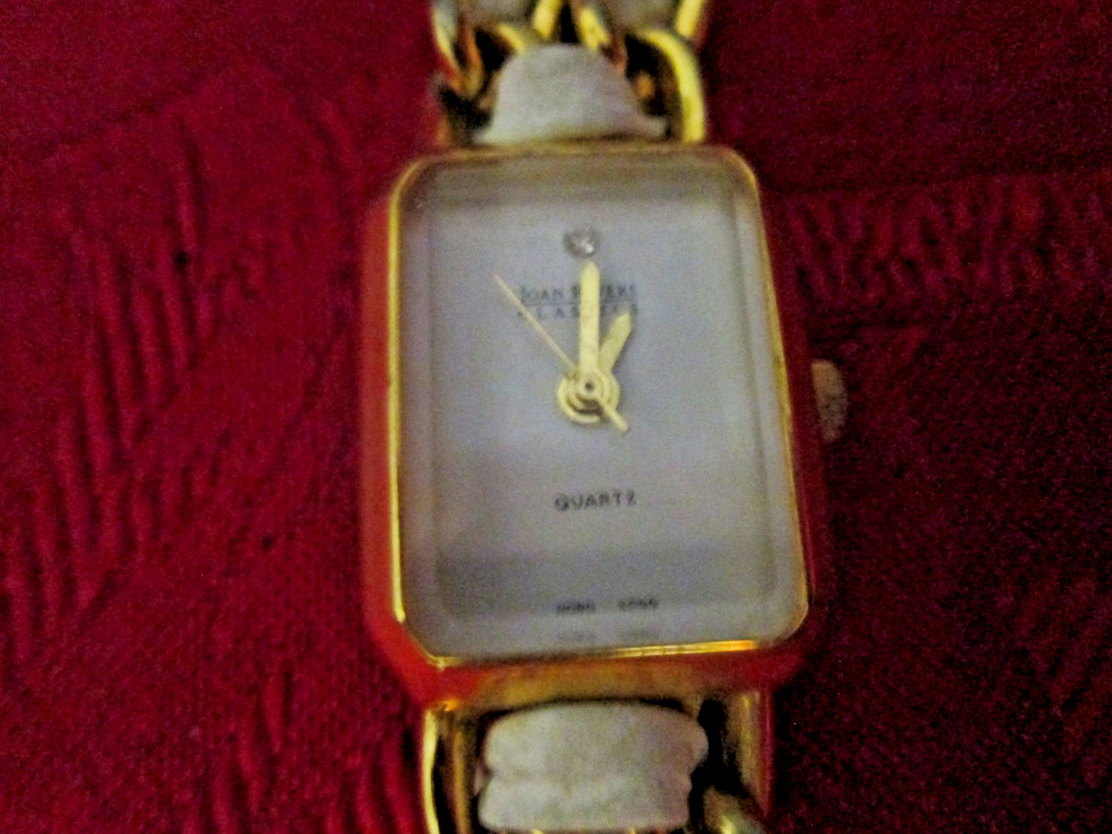 Vintage Joan Rivers Classics Gold Tone Chain White Leather Watch New Battery!