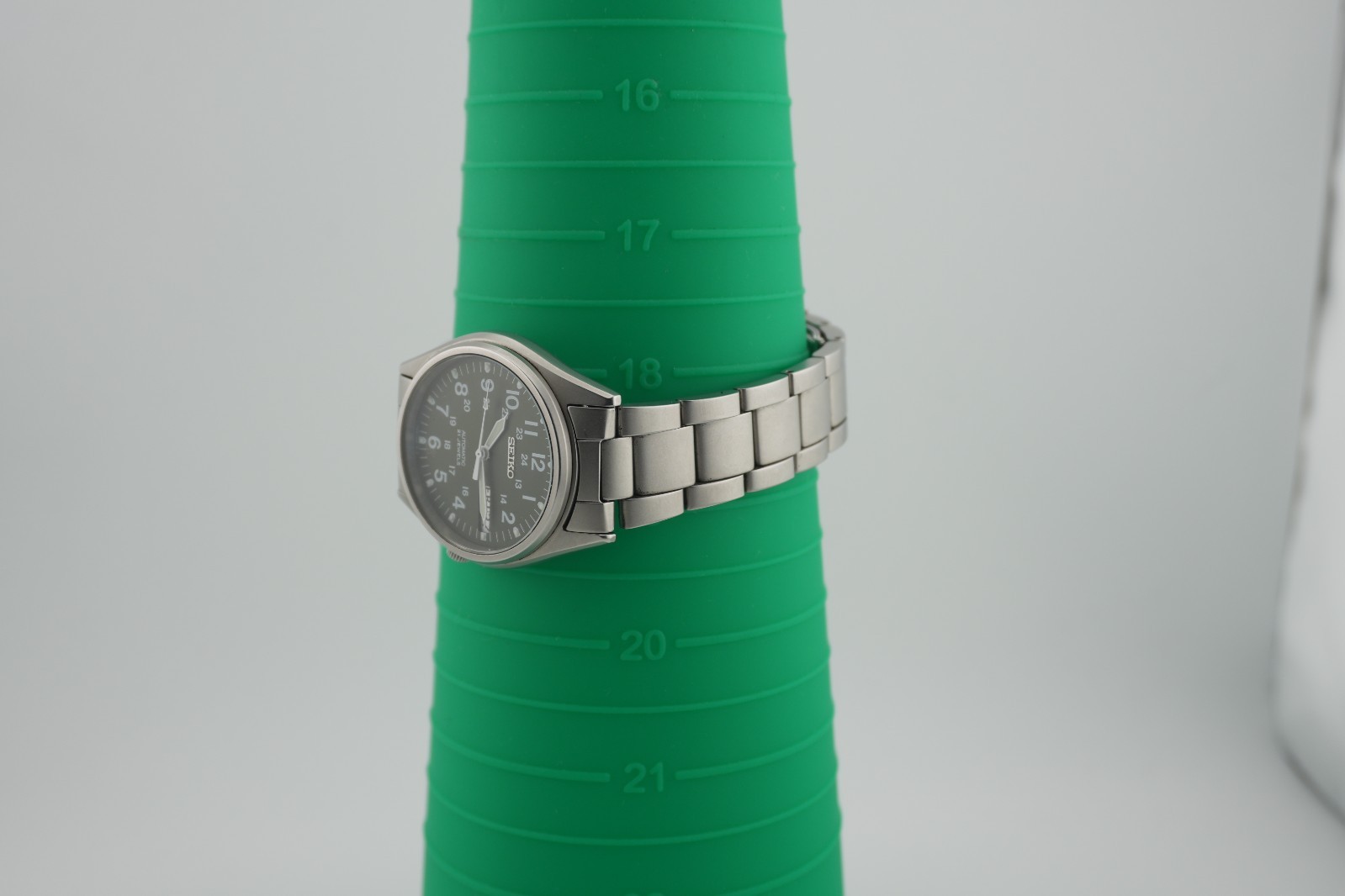 SEIKO Military 7S26-3060 Automatic 21J Khaki Green Dial Men’s Field Watch JAPAN