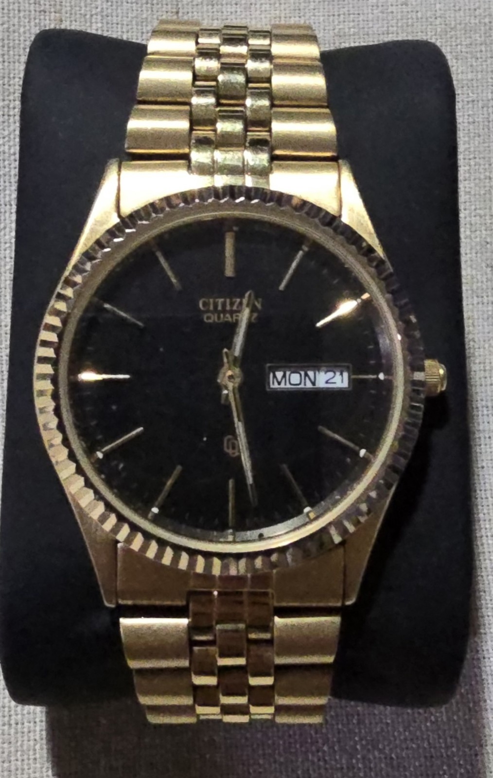 Citizen Quartz Day Date Gold Tone 36mm Fluted Bezel Vintage Men’s