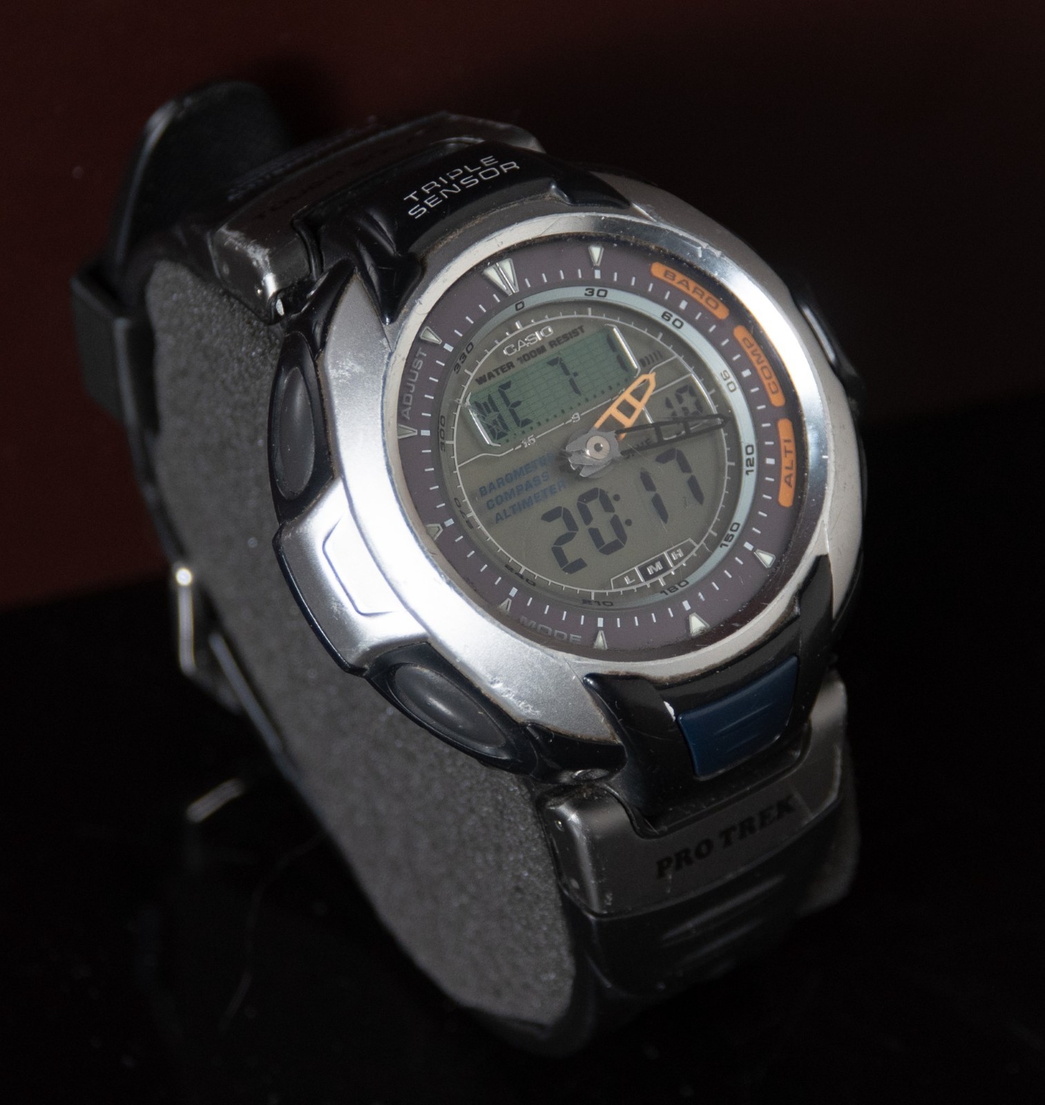 Casio Pro Trek PRG-60 Solar Power Triple Sensor Watch Good Battery Fully working