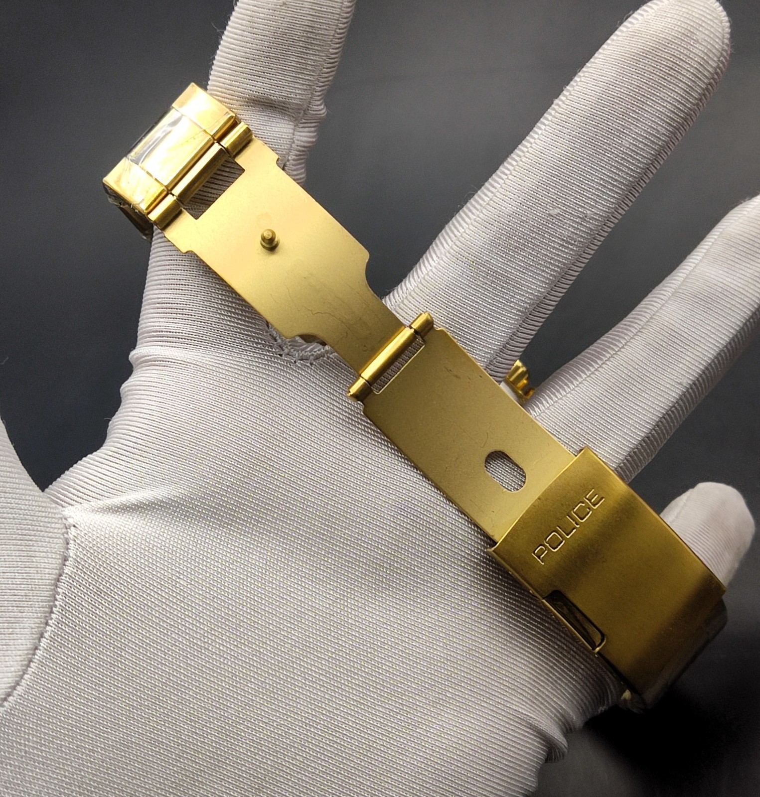 #Refurbished Police Quartz Date Indicator Yellow Dial Analog Men’s Wrist Watch