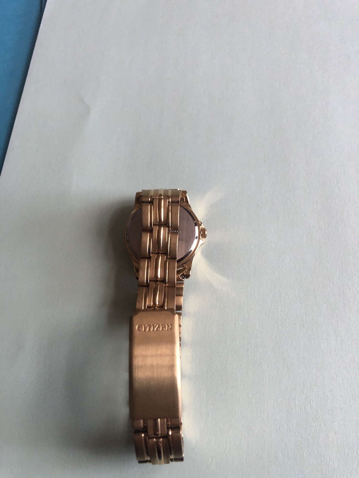 Ladies Citizen Quartz Watch with tri- fold centre fastening clasp. (6)