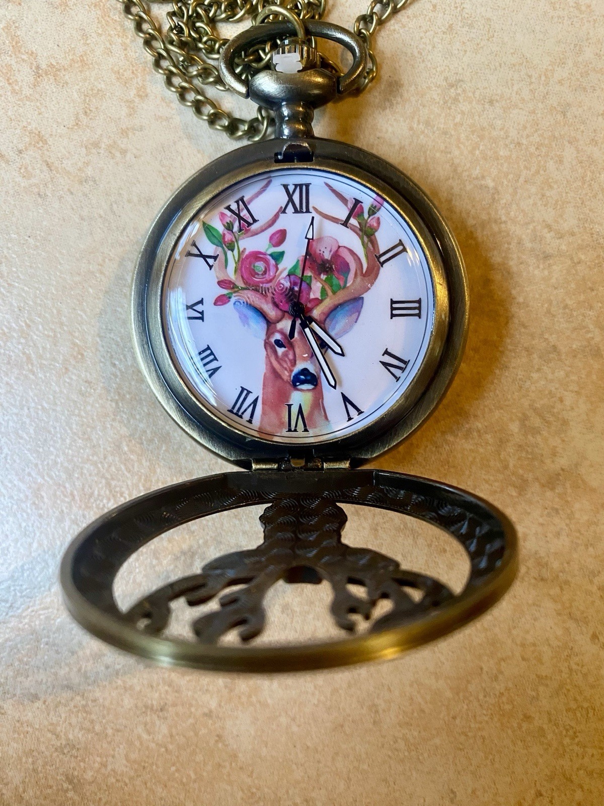Bronze Full Hunter Deer Pocket Watch Quartz Roman Numerals White Dial Chain