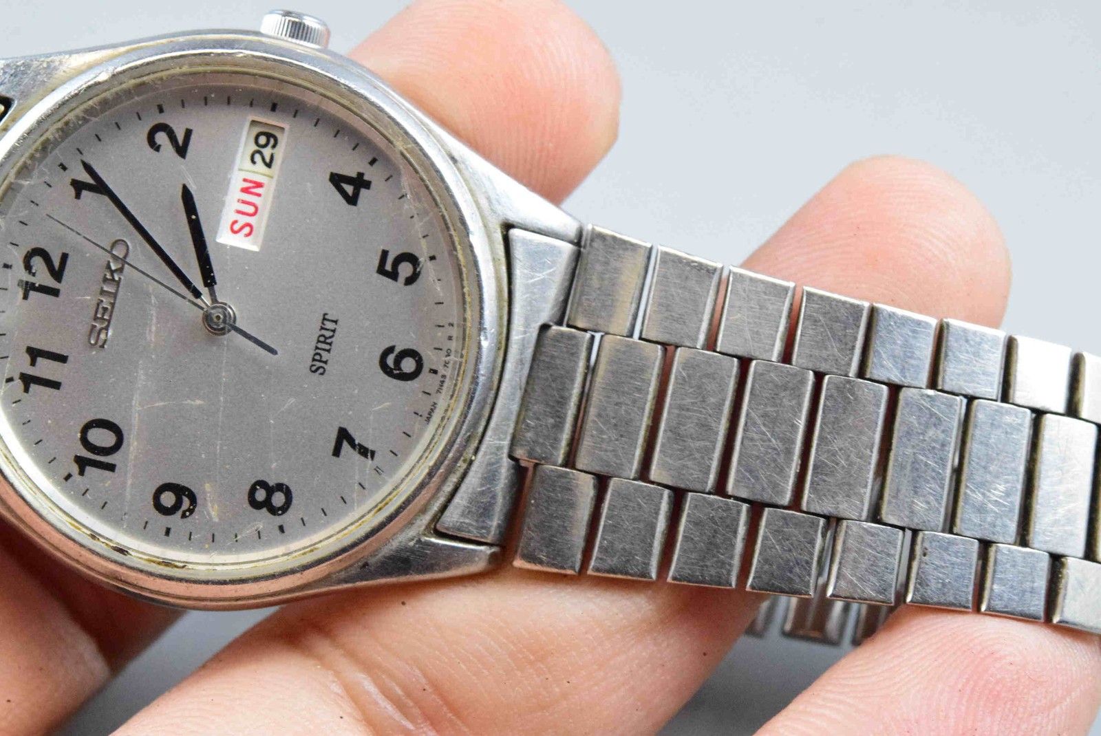 Vintage watch Seiko Spirit 7N43-7B60 Silver Men Quartz Round 35mm