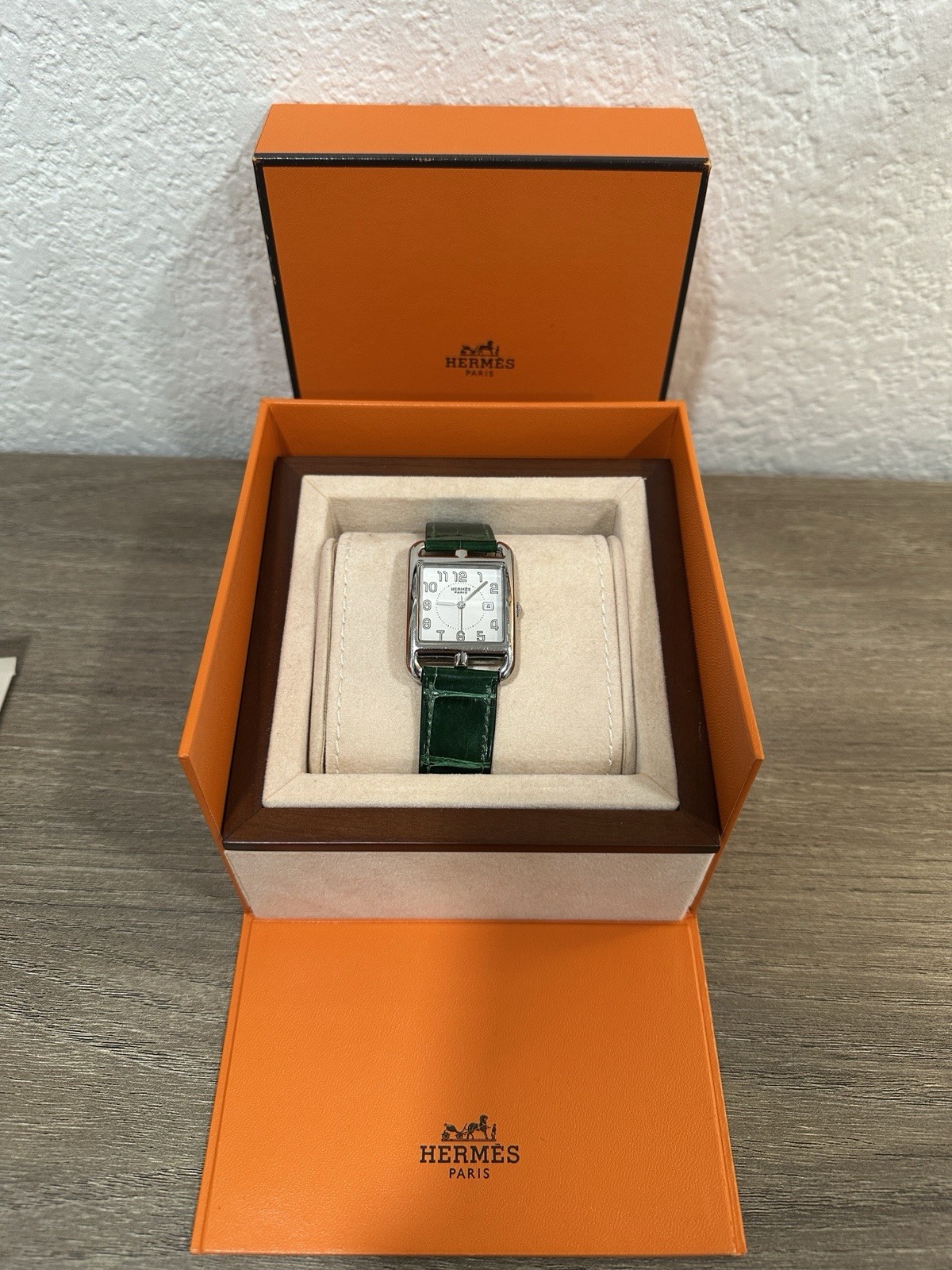 Hermes Cape Cod Watch Premium Green Alligator Print Leather 29x29mm
