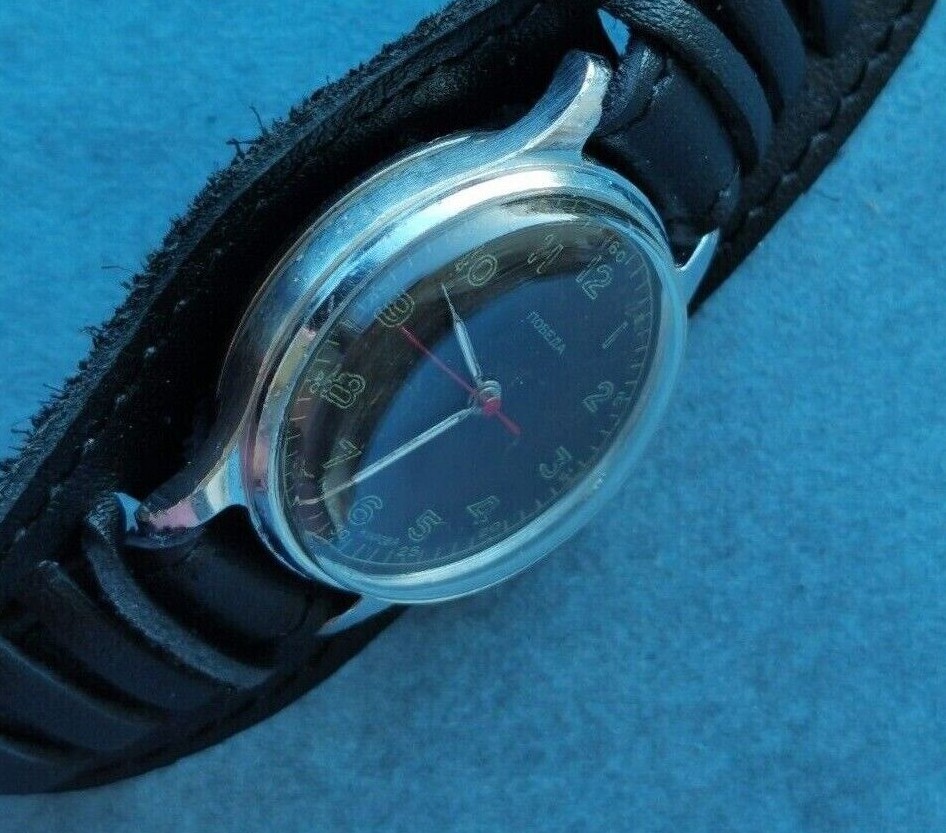 Very Rare Soviet Watch POBEDA Screwback Case m.1MChZ 15 jew.SERVICED USSR 1954