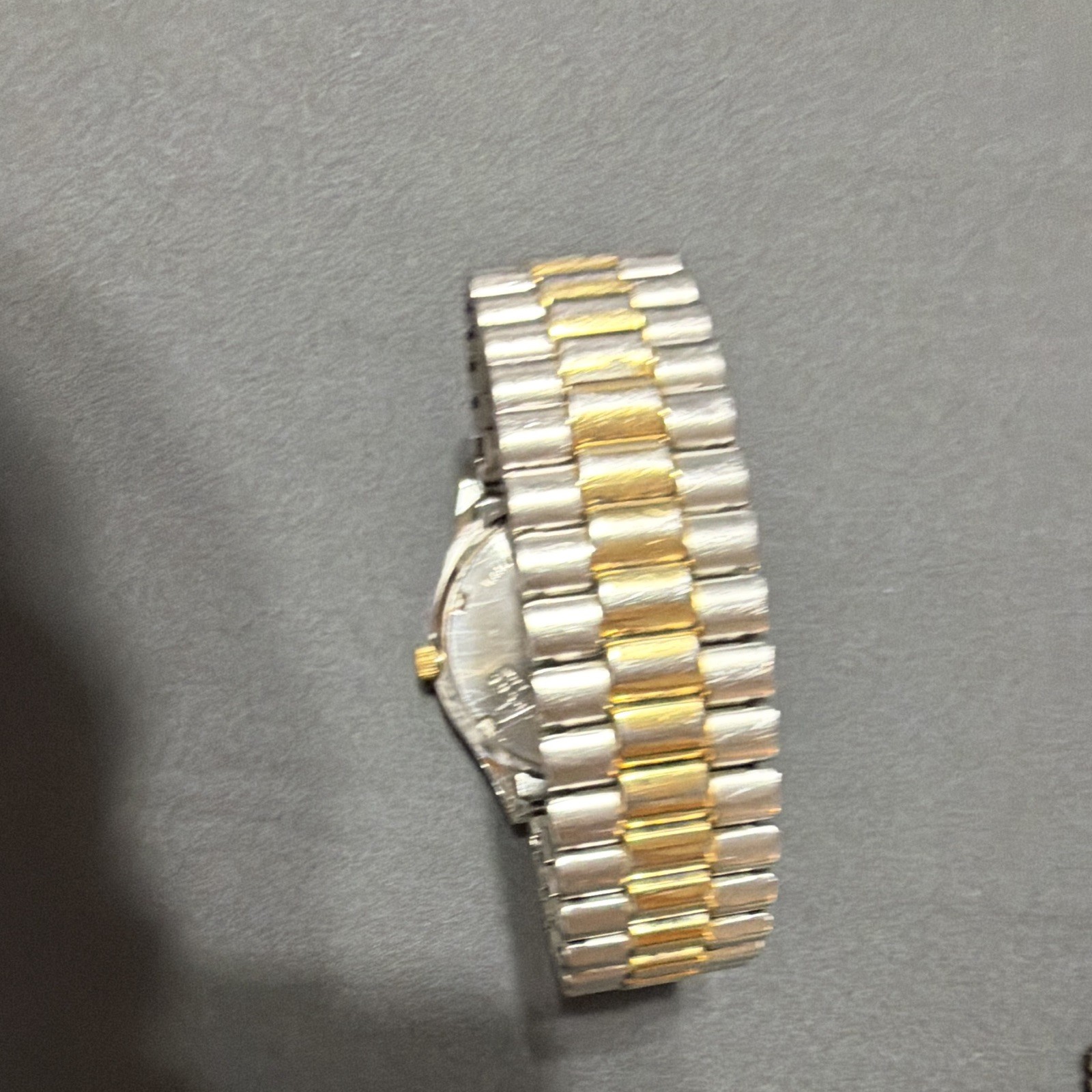 Seiko 5 Vintage Automatic Day/Date Two-Tone Gold Sunburst Dial Watch