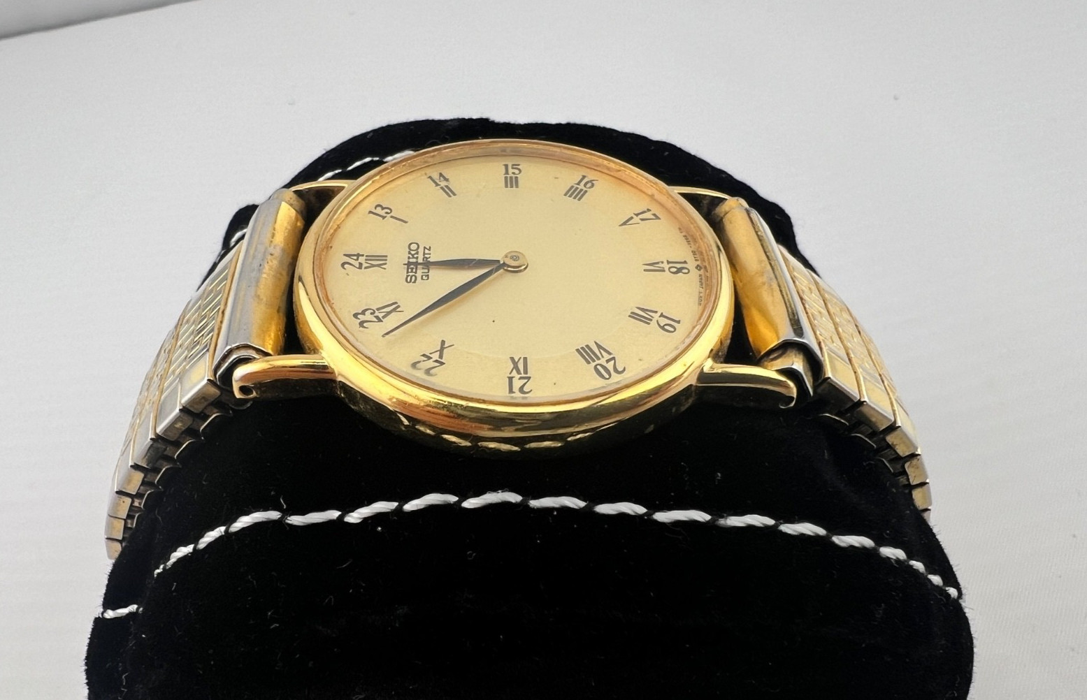 Vintage SEIKO Quartz 5Y30-7000, Roman and Arabic Numeral 24hr Dial-Runs Strong