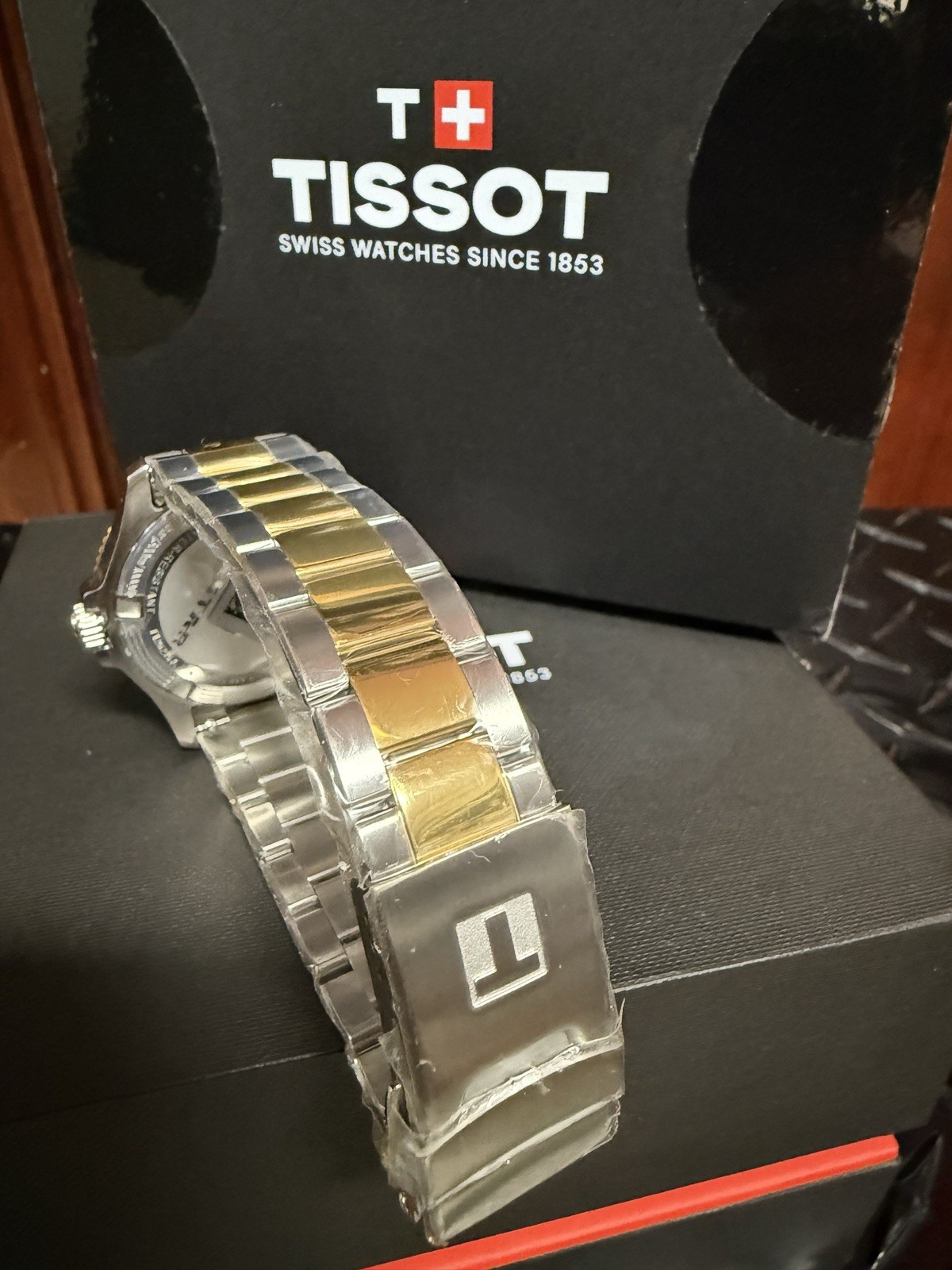 Unused TISSOT Seastar 1000 T120.210.22.051.00 Black Stainless Men Watch in Box