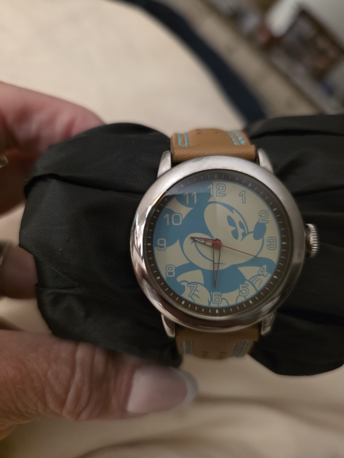 Disney Quartz Analog Wristwatch Cartoon Blue/White Dial Brown Leather 35mm