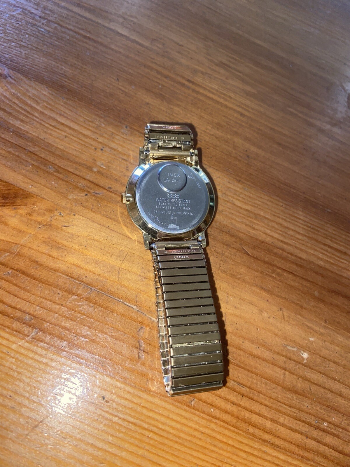 Vintage Timex quartz water resistant day date watch LA cell Philippines T 83